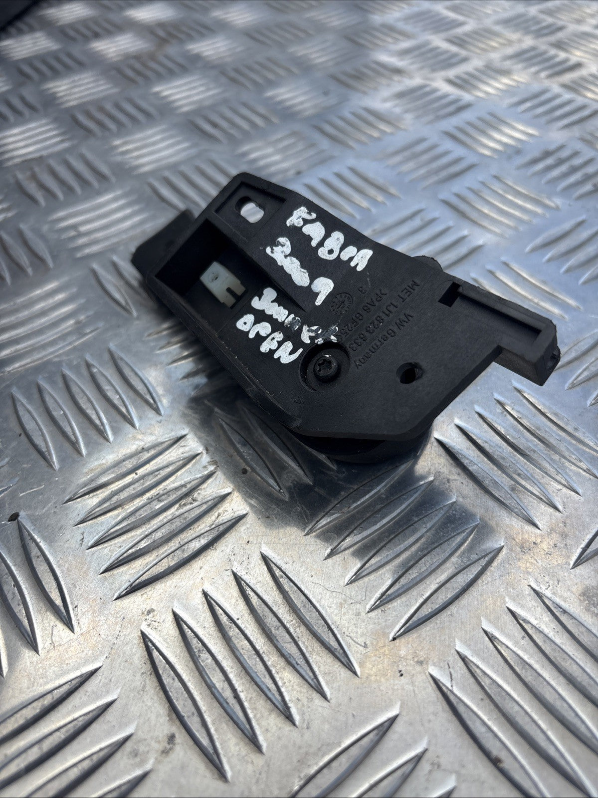 SEAT IBIZIA 6J 2013 BONNET OPEN RELEASE HANDLE 1J1823633C #4A