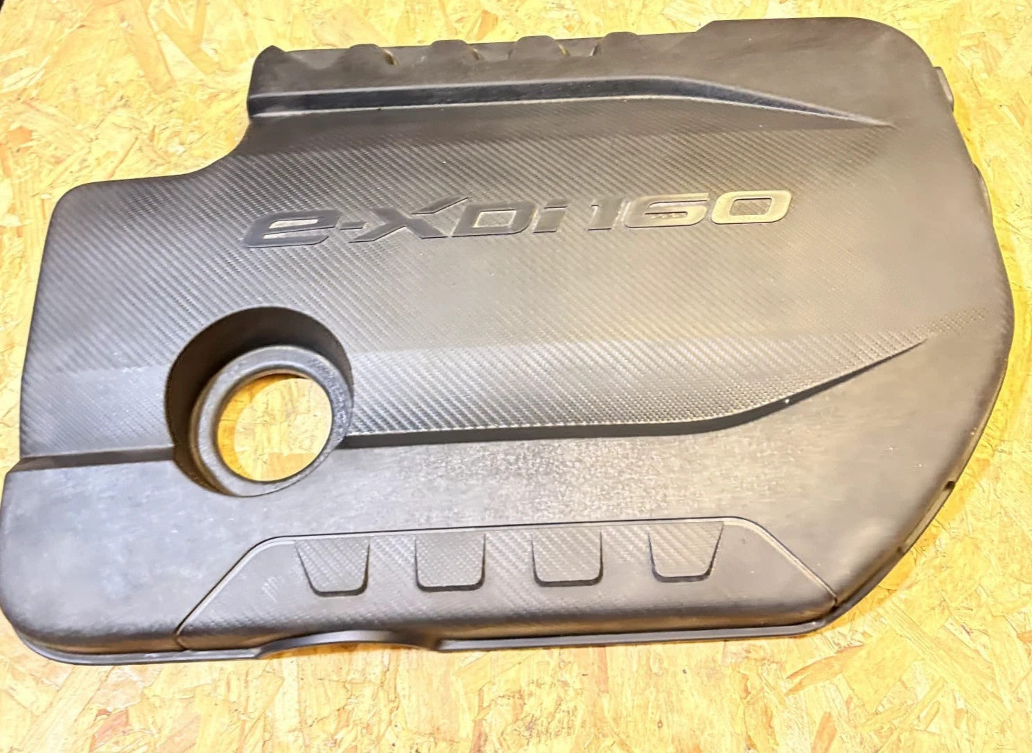 Ssangyong Tivoli Ex 1.6 Diesel 2017 ENGINE COVER A6730100214 Warranty A230