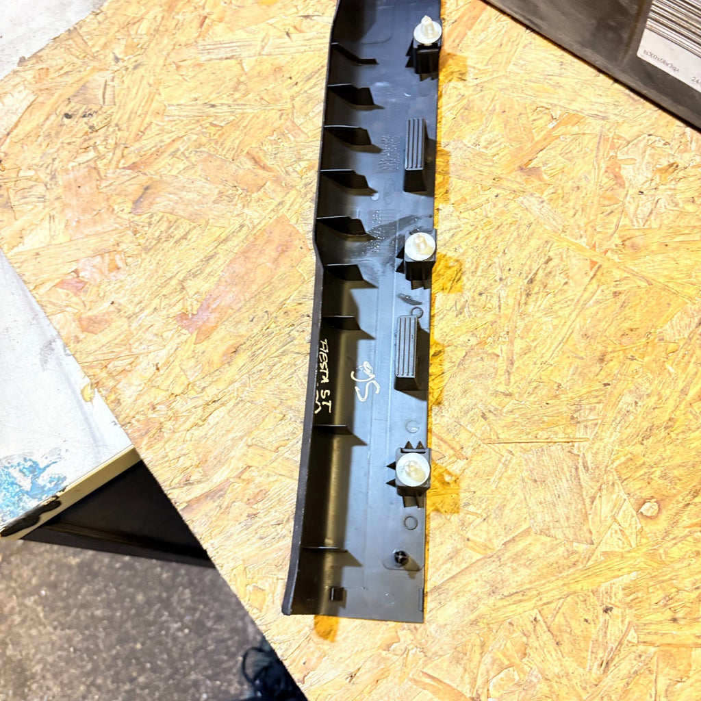 FORD FIESTA ST 2021OFFSIDE RIGHT FRONT SILL COVER TRIM PANEL 8A61A13200A