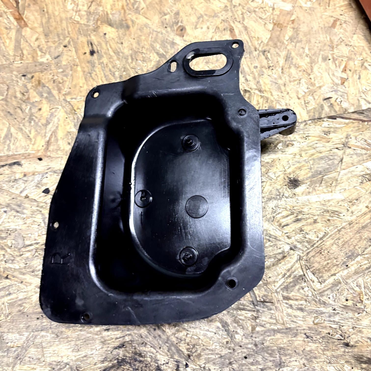 FORD B-MAX ZETEC REAR TRIM AV11-14C522 OSR 2012