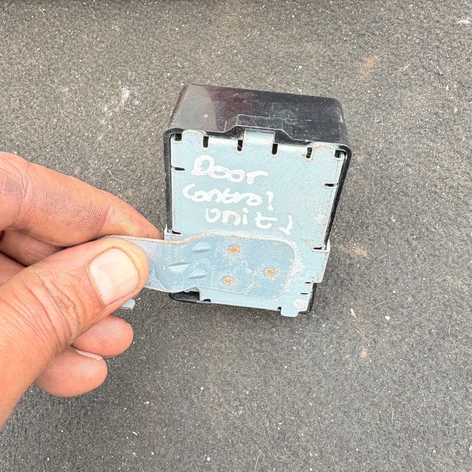 Toyota Prius Door Control Module Ecu 89740-47031