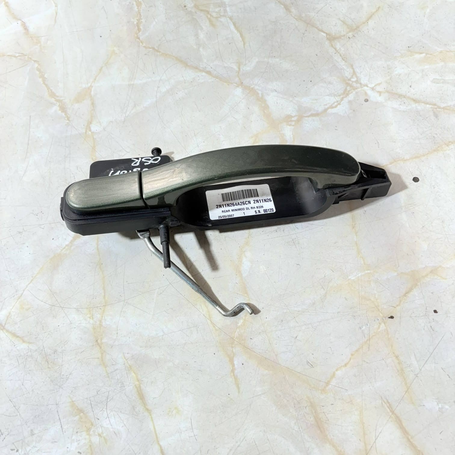 2n11n264a26cn 2n11n26Door HandleExterior, rear right side for F UK205792-29-2007