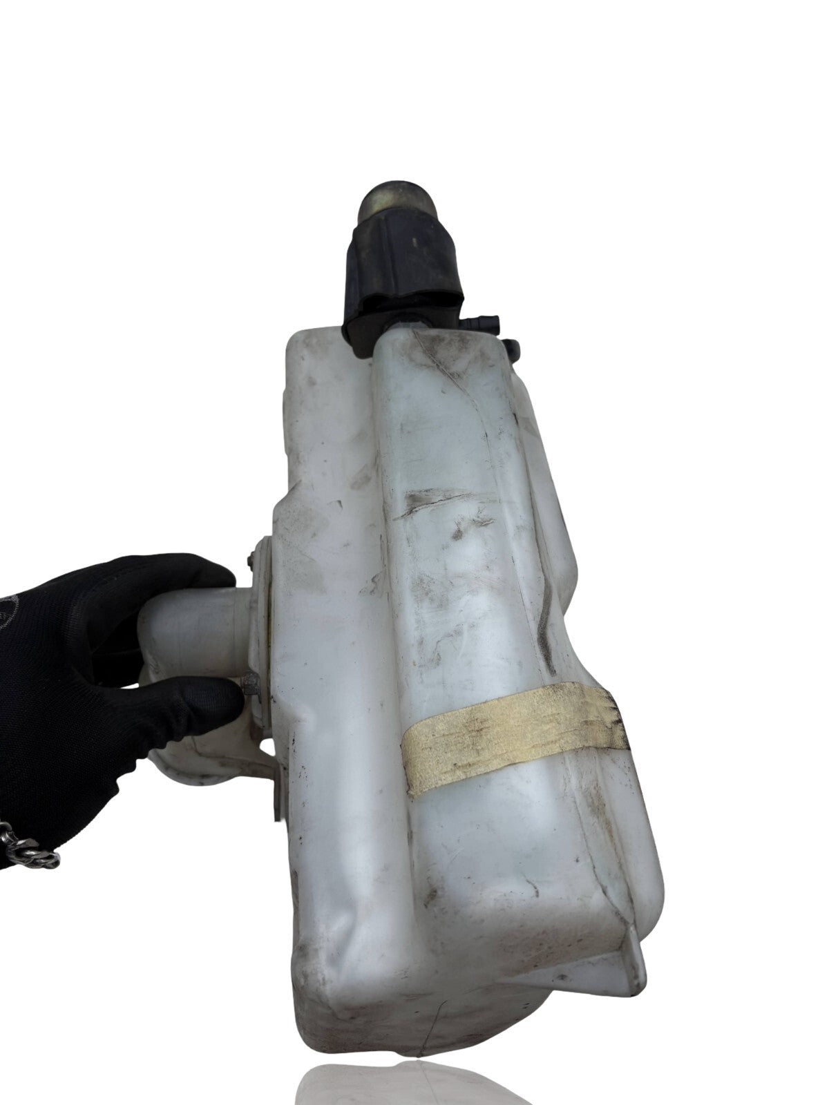 Mitsubishi Pajero 1996 Windscreen washer fluid reservoir bottle HLC37017