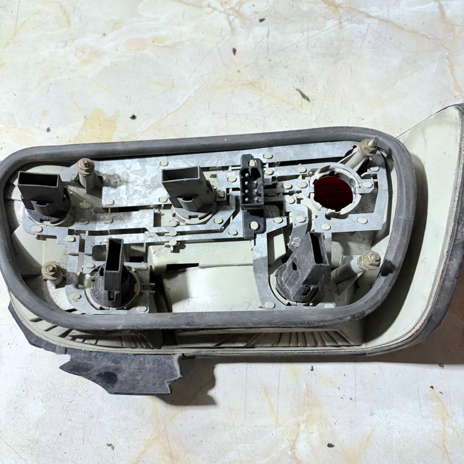 BMW E36 3 Series 320 Rear Right Tail Light Lamp 29548012