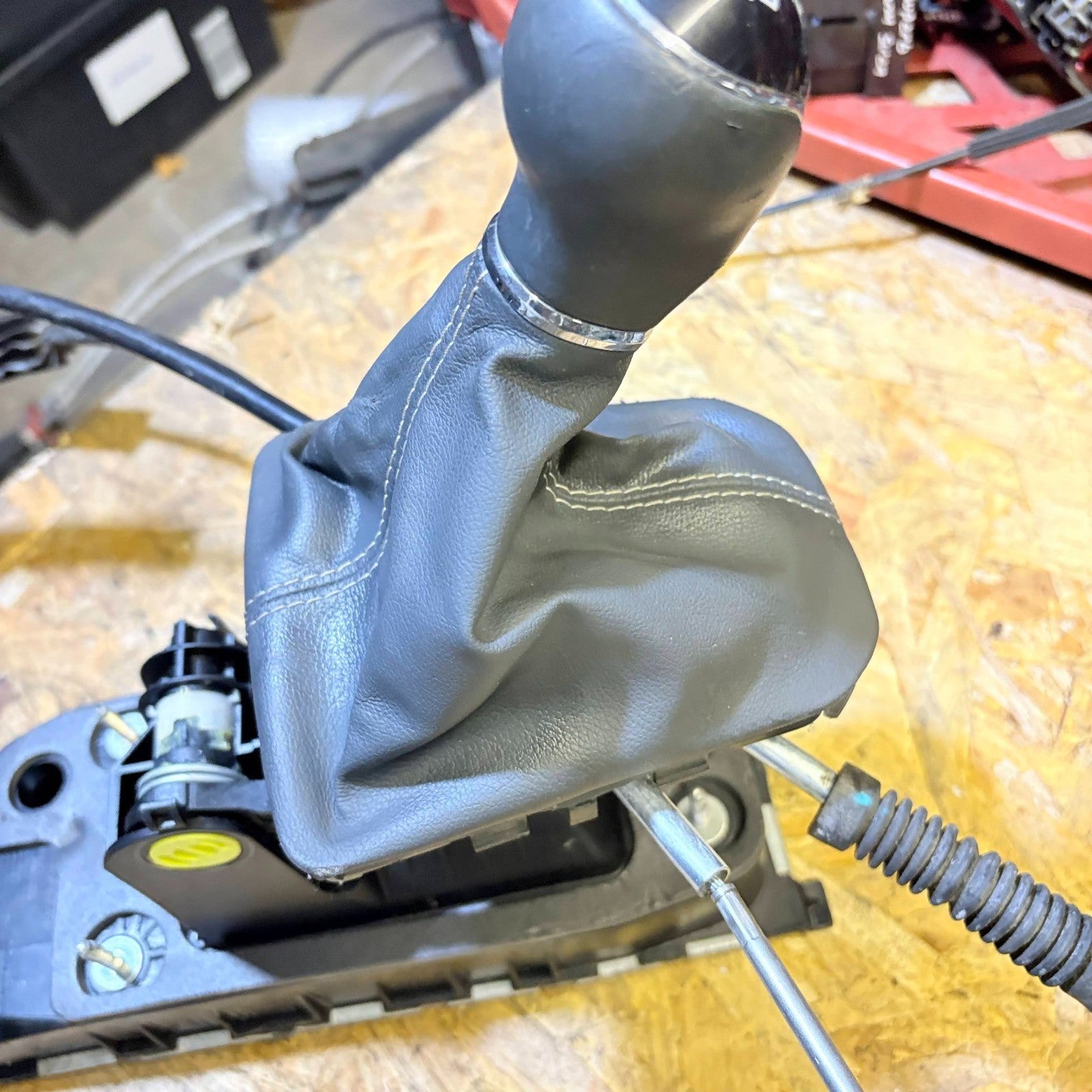 2018 SEAT ARONA GEAR SHIFTER SELECTOR WITH CABLES 2Q0711049K
