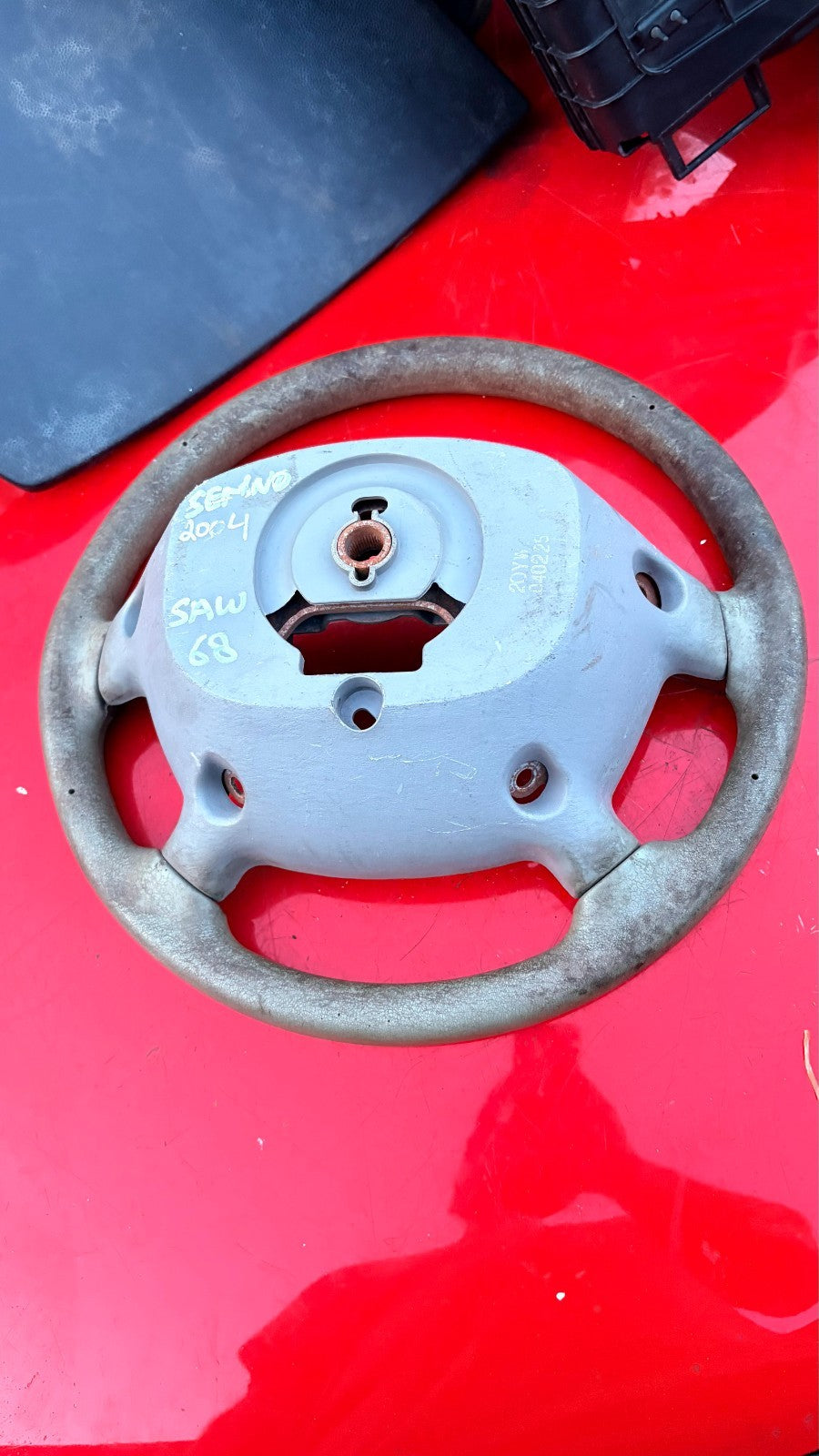 KIA SEDONA MK1 2004 4 SPOKE STEERING WHEEL