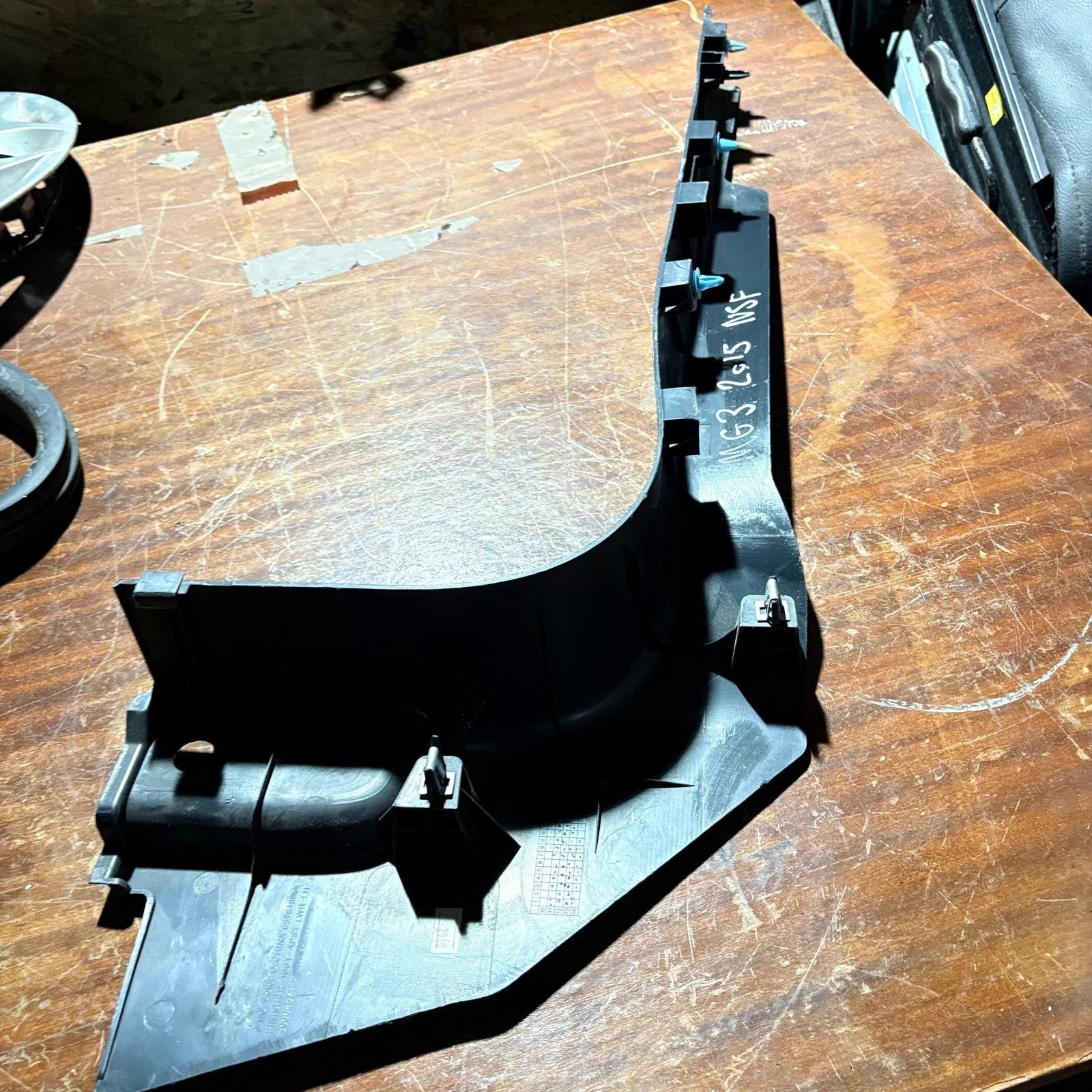 MG3 MK1 2013-2018 Front Left Passenger Door Exterior B-Pillar Trim