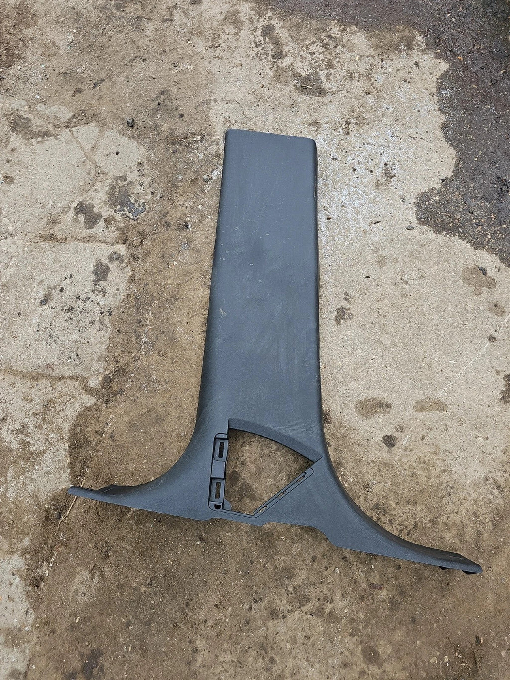 Range Rover Evoque 15-19 N/S near passenger left Interior B Pillar Trim Lower