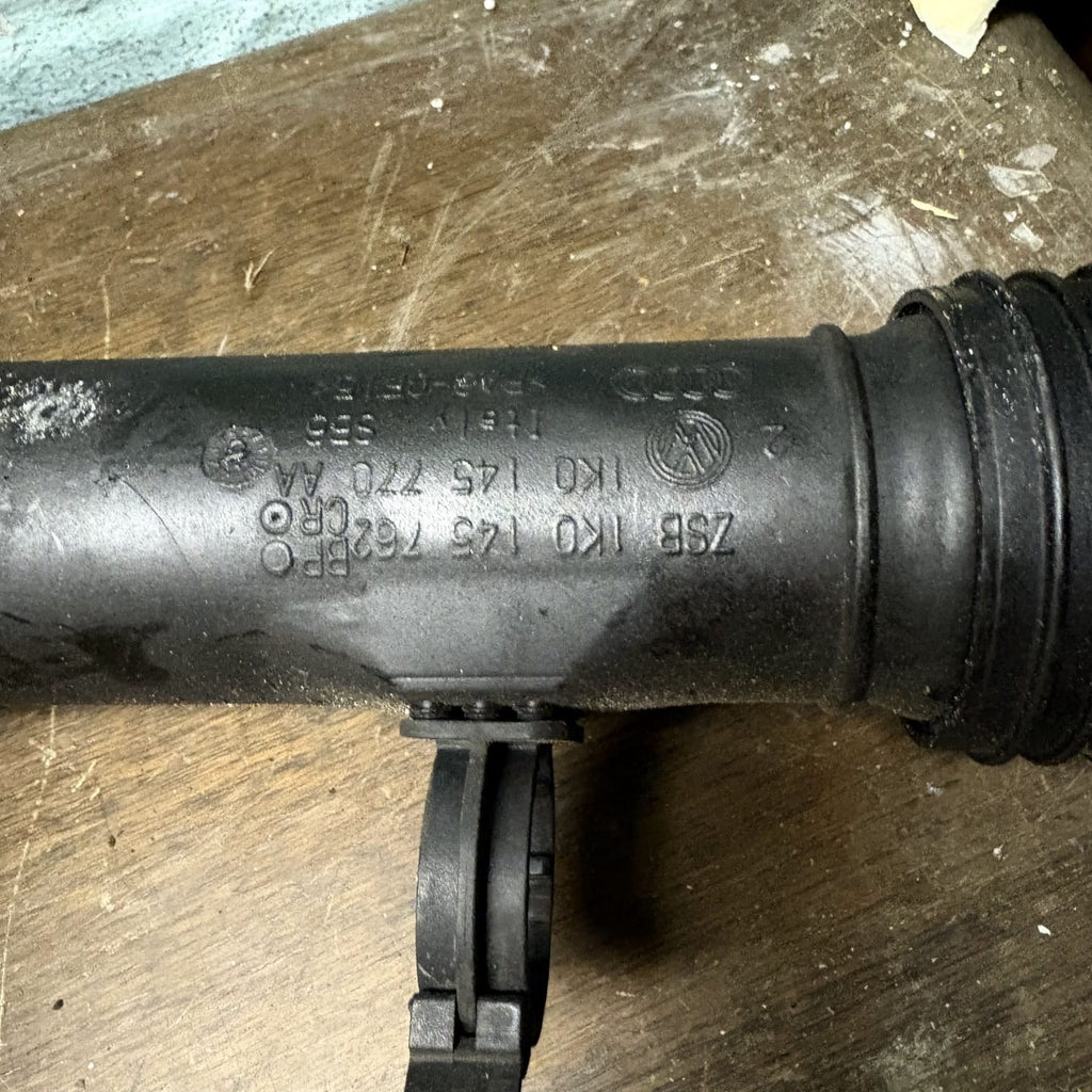 VW GOLF MK5 INTERCOOLER PIPE AIR HOSE 1K0145762AA 1.9 TDI BXE 2012
