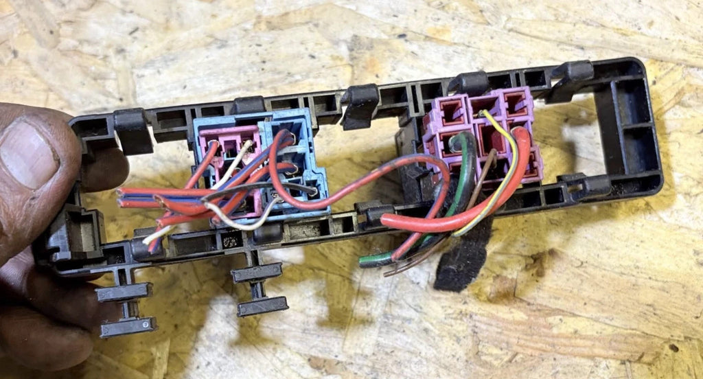AUDI A3 MK2 FUSE RELAY BOX 1.9D 1K2937503A ++102551A