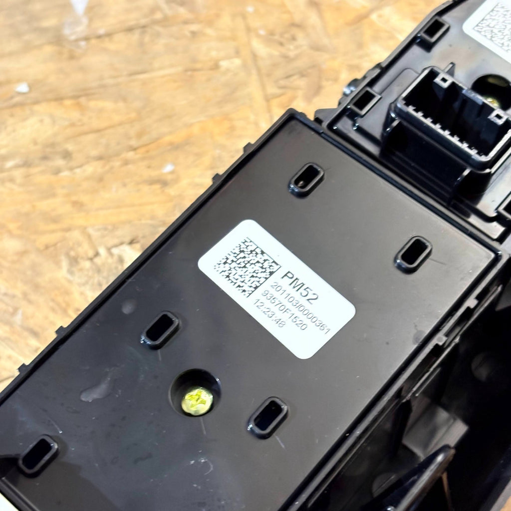 Kia Sportage QL 5dr 2015-2022 RHD Driver Door Window Switch FR 82741-F1000