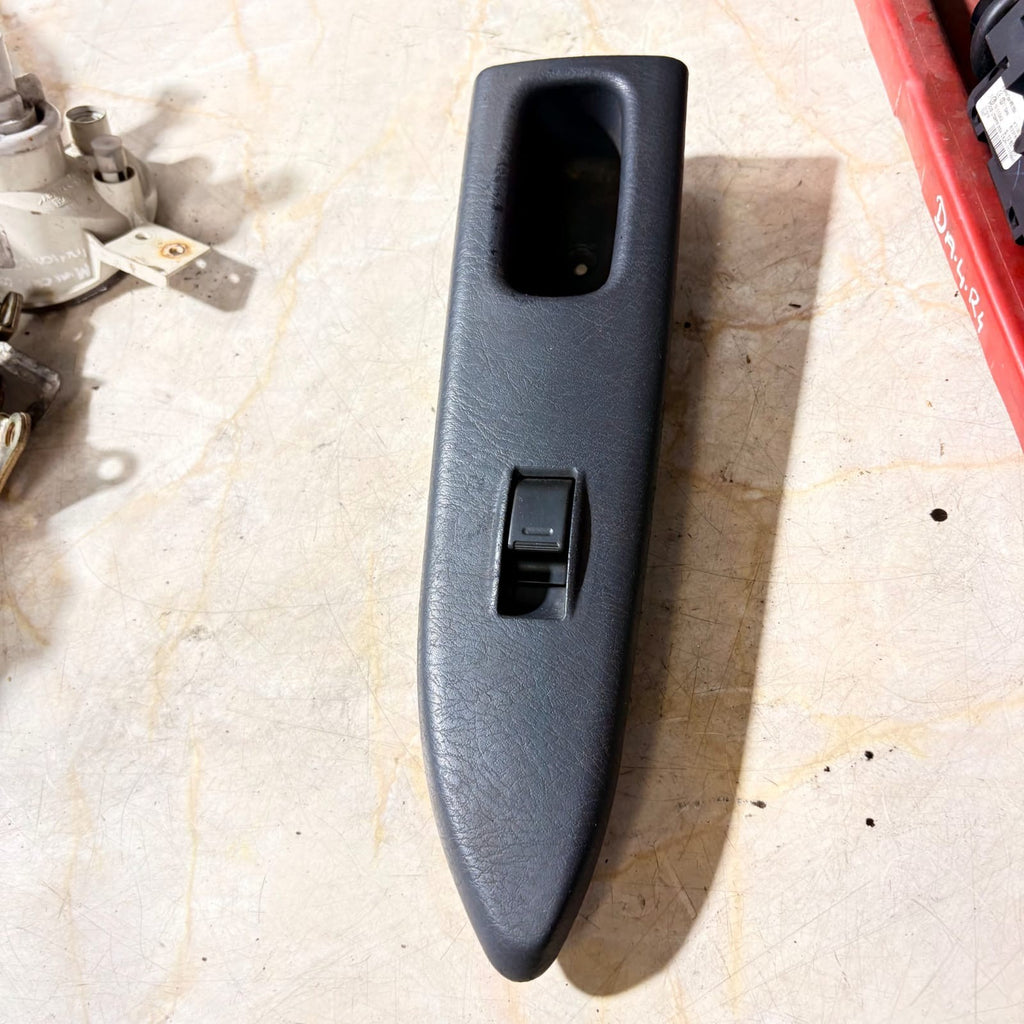 2001 TOYOTA AVENSIS NSF PASSENGER SIDE FRONT WINDOW CONTROL SWITCH BUTTON