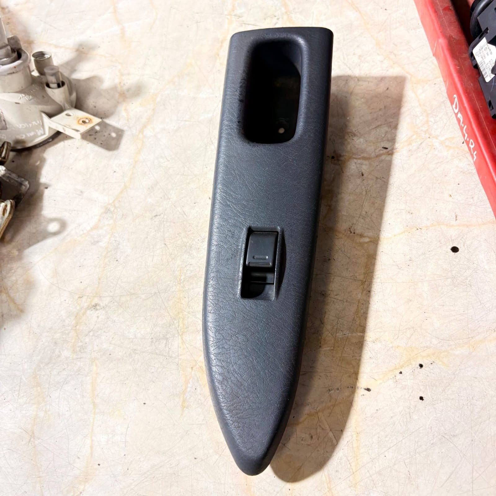 2001 TOYOTA AVENSIS NSF PASSENGER SIDE FRONT WINDOW CONTROL SWITCH BUTTON