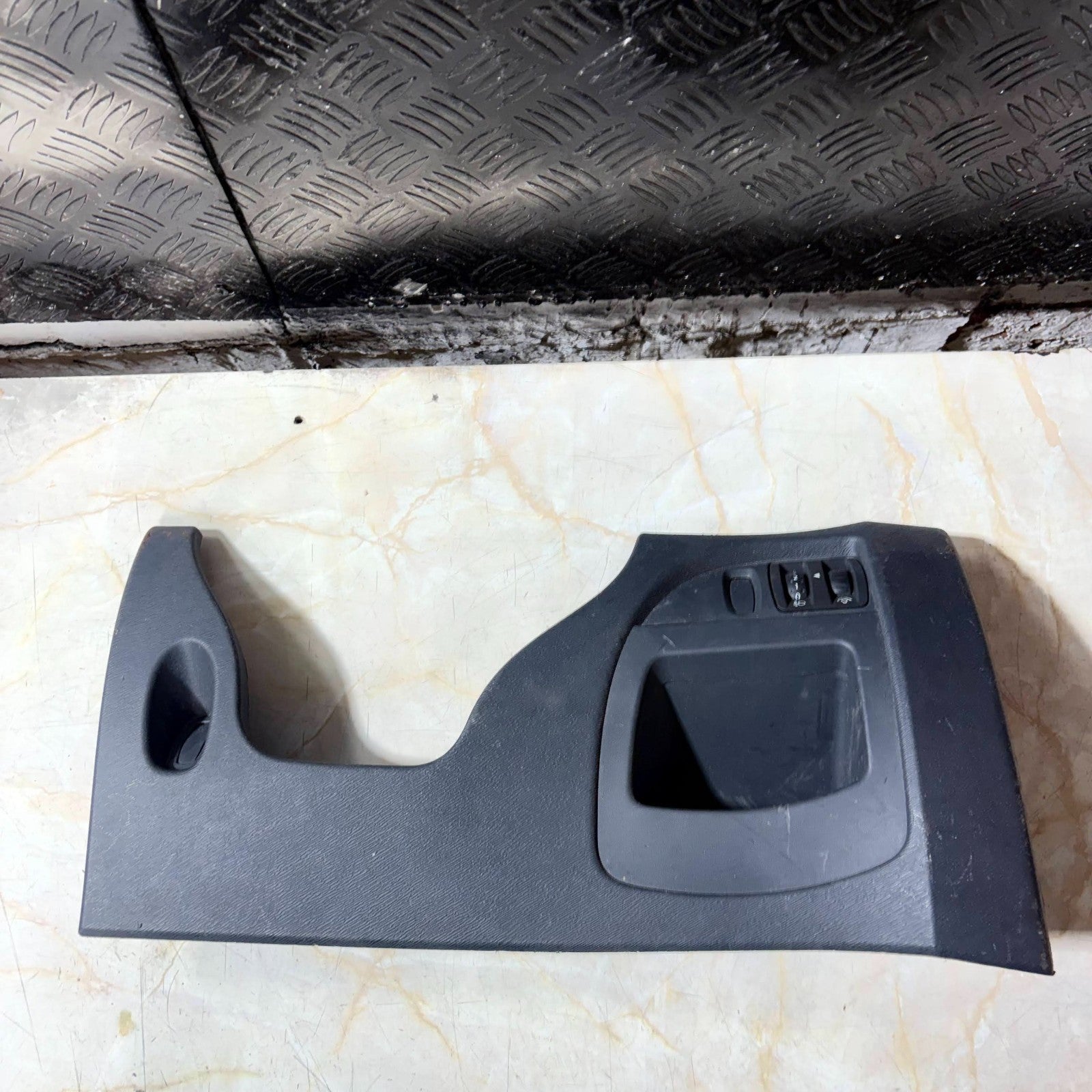 RENAULT Twingo 2007-2014 Drivers Right Lower Steering Column Cover !DOCTYPE htm