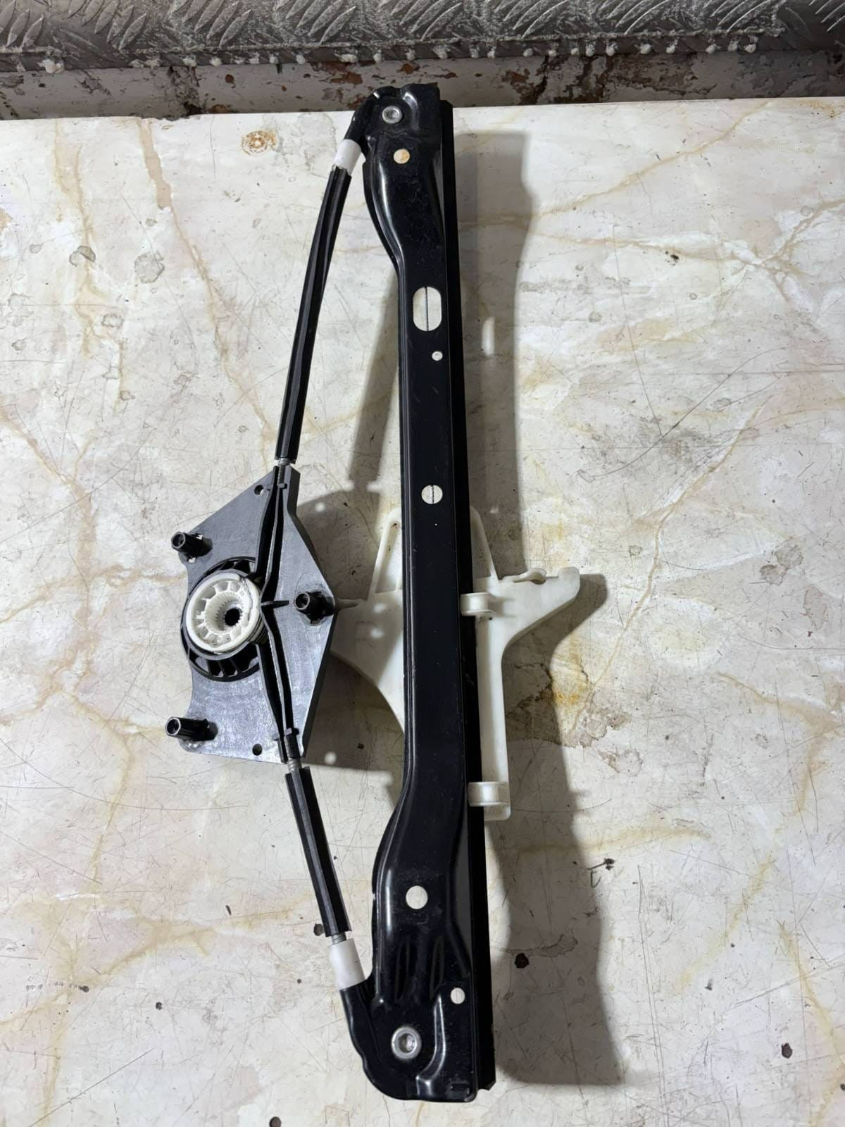 05-10 VW MK5 Golf GTI Door Right Rear Electric Window Regulator *118128E #E3-5