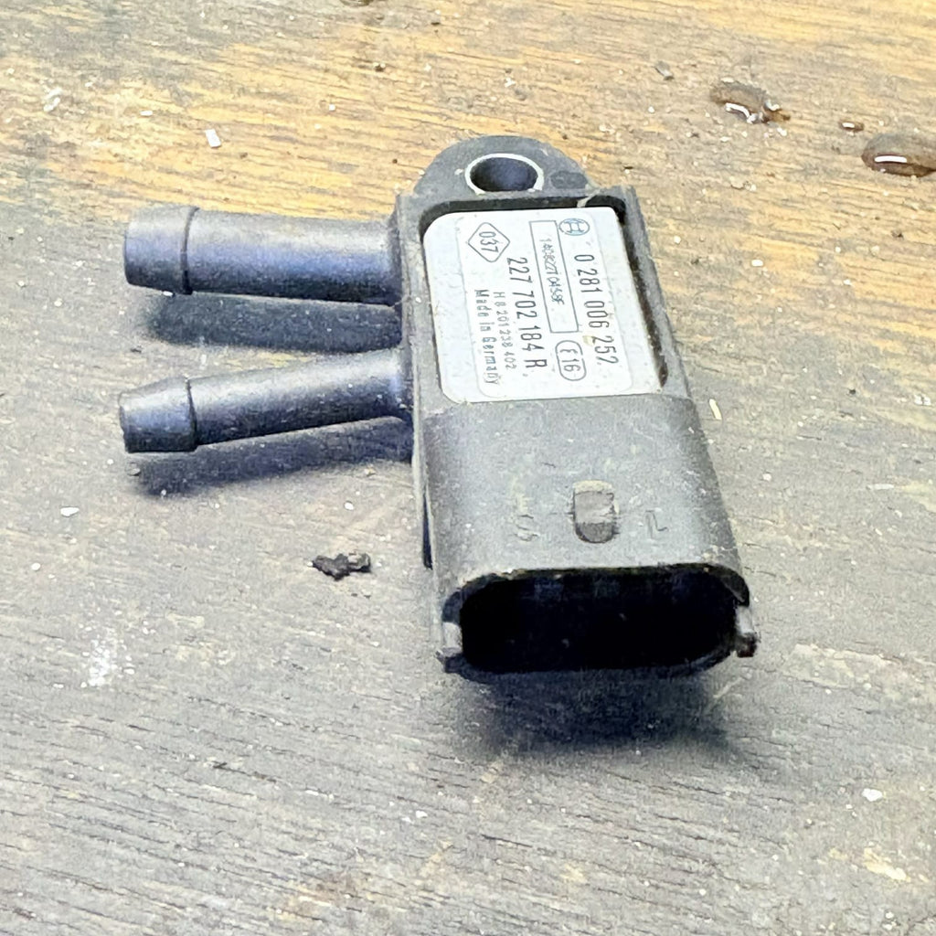 0281006252 EXHAUST PRESSURE SENSOR A6079050500 227702184 Nissan Renault