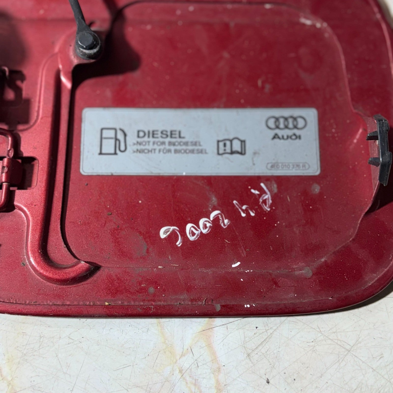 Audi A4 Fuel Filler Flap Lid Cover Cap 2004-2008M