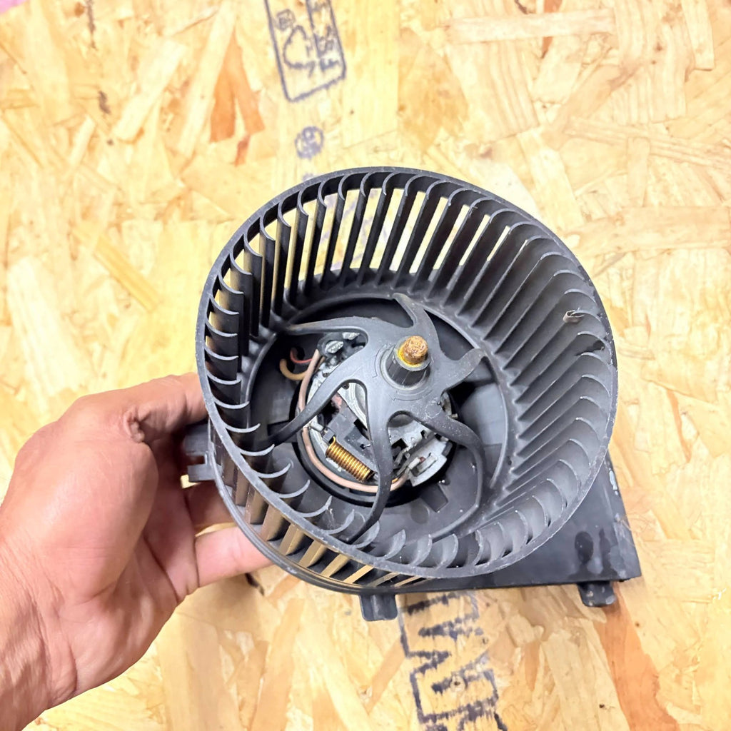 VOLKSWAGEN BEETLE HEATER BLOWER MOTOR FAN H35657880E