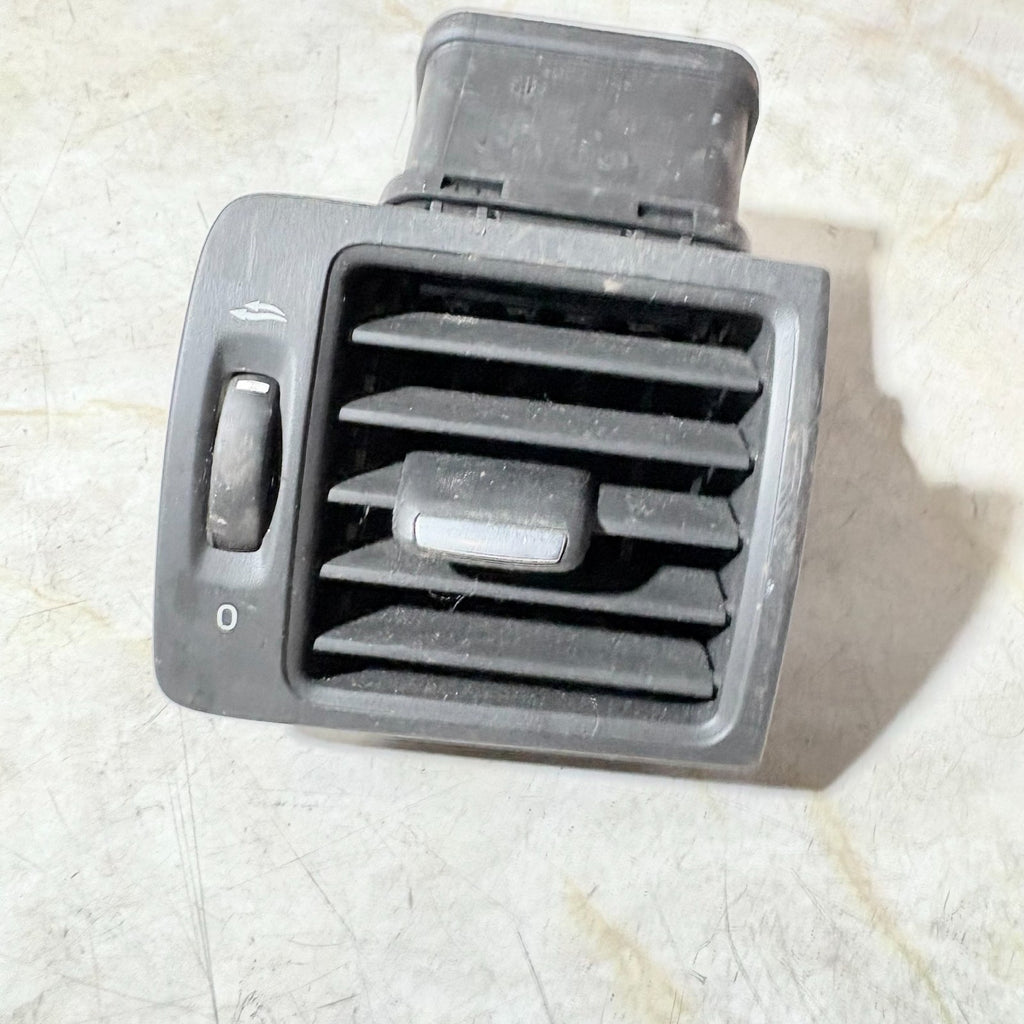 Volvo V50 2009 Dash Air Vent Heater Grille Right Side