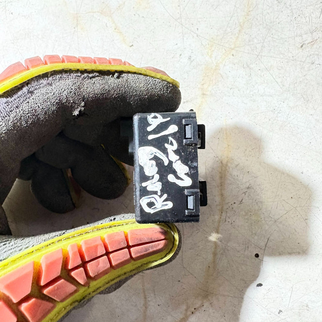 TOYOTA AVENSIS Relay 8665013010