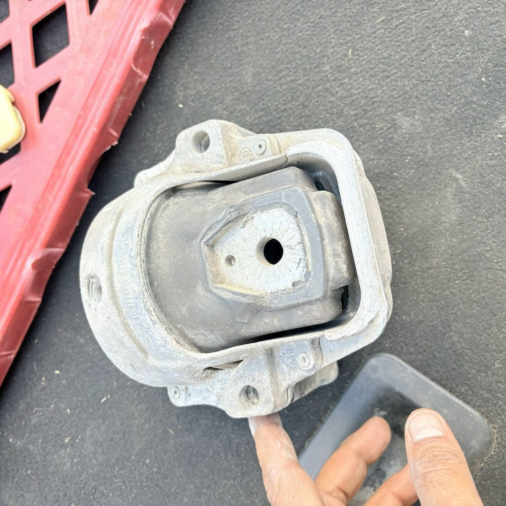 Audi A4 A5 S5 B8 Engine Mount 2007-2016 8R0199381