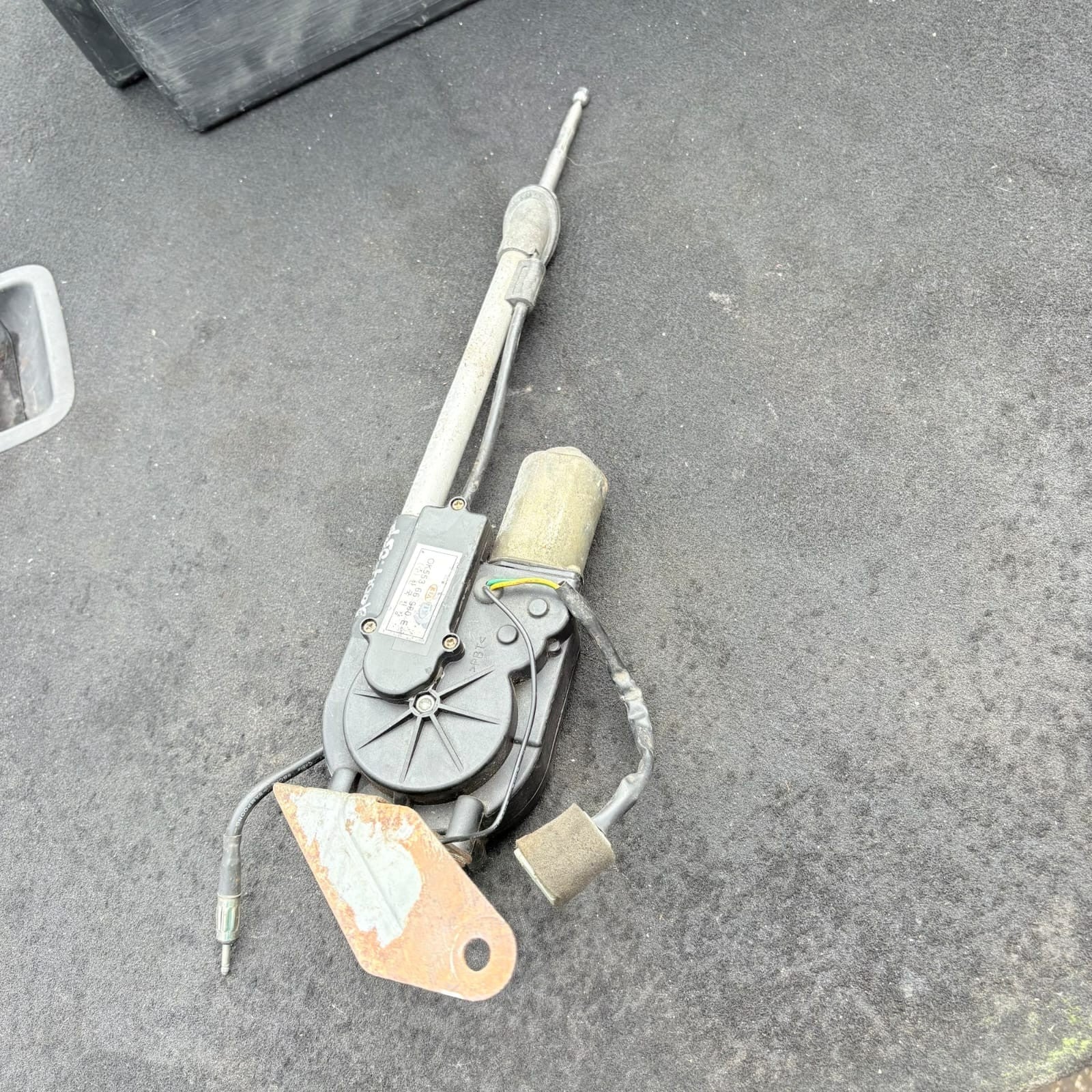 KIA CARNIVAL II GQ Antenna 0K55366930e 2.90 Diesel 106kw 2004 3148701