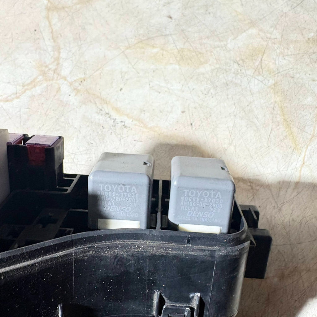 Toyota Avensis T25 2003–2009 Fuse Box Module