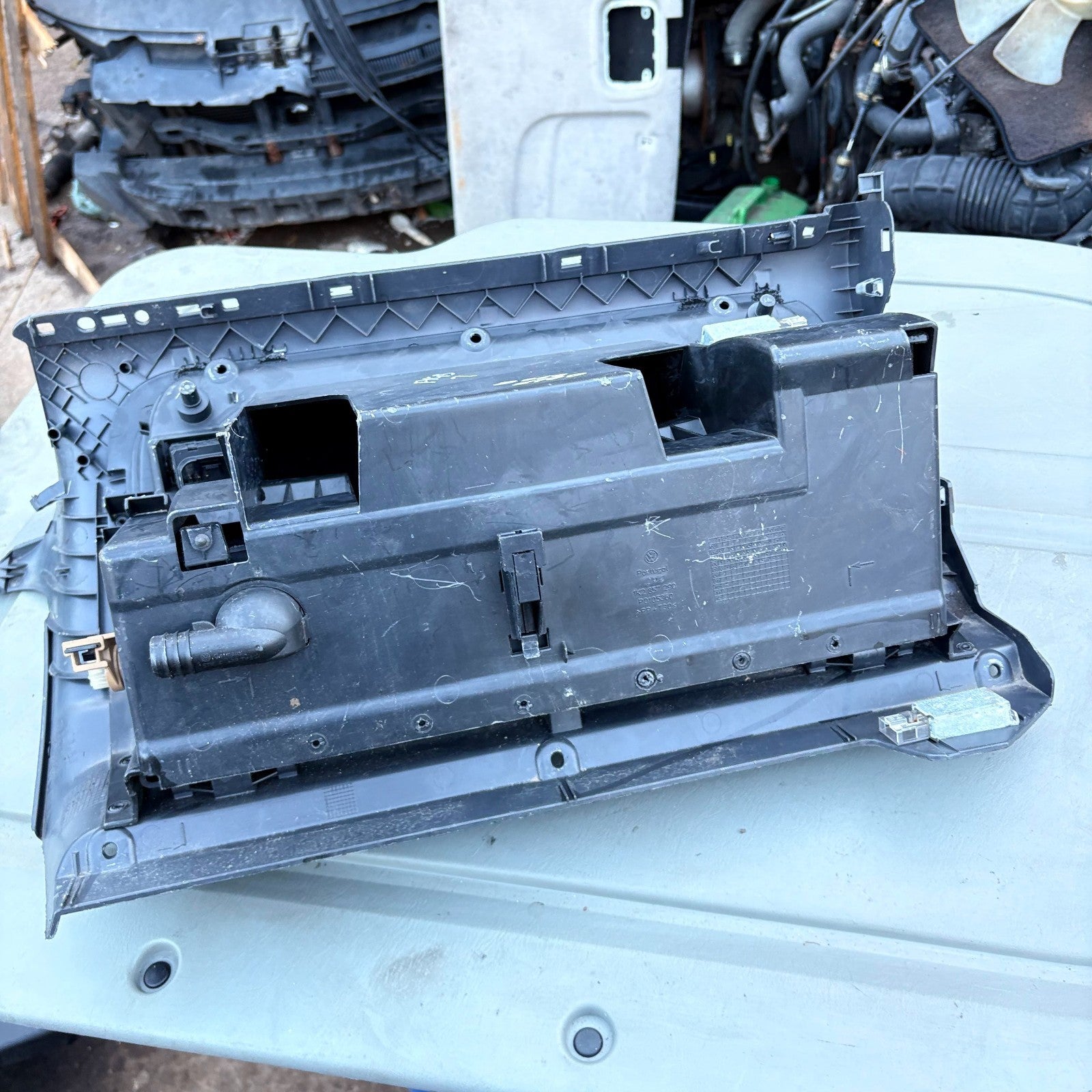VW GOLF MK5 2003-2009 5-DOOR LOWER DASHBOARD GLOVEBOX STORAGE COMPARTMENT