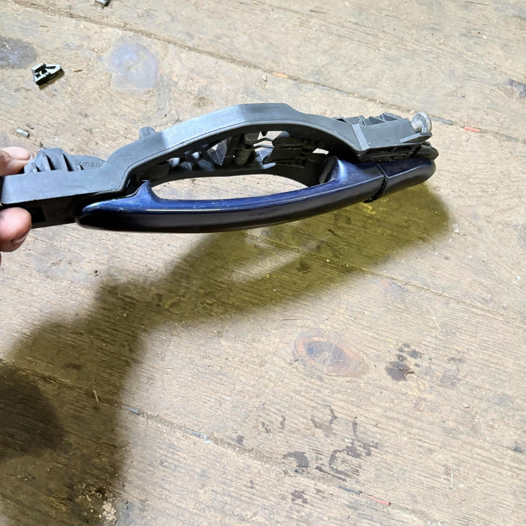 2001-2008 SKODA SUPERB EXTERIOR DOOR HANDLE REAR RIGHT SIDE