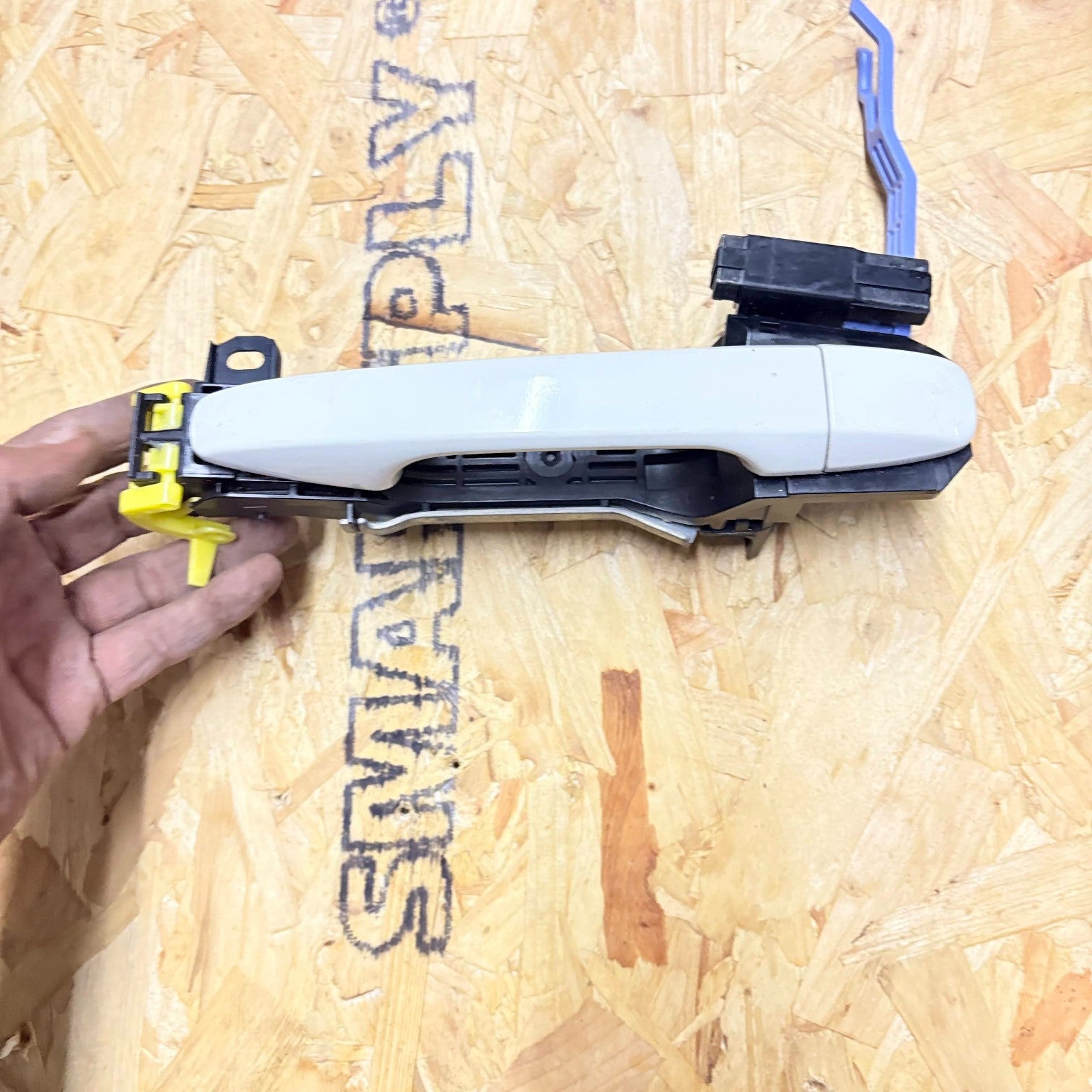 Toyota Prius 2010-2015 XW30/ZVW30 Rear Left (NSR) Exterior Door Handle White