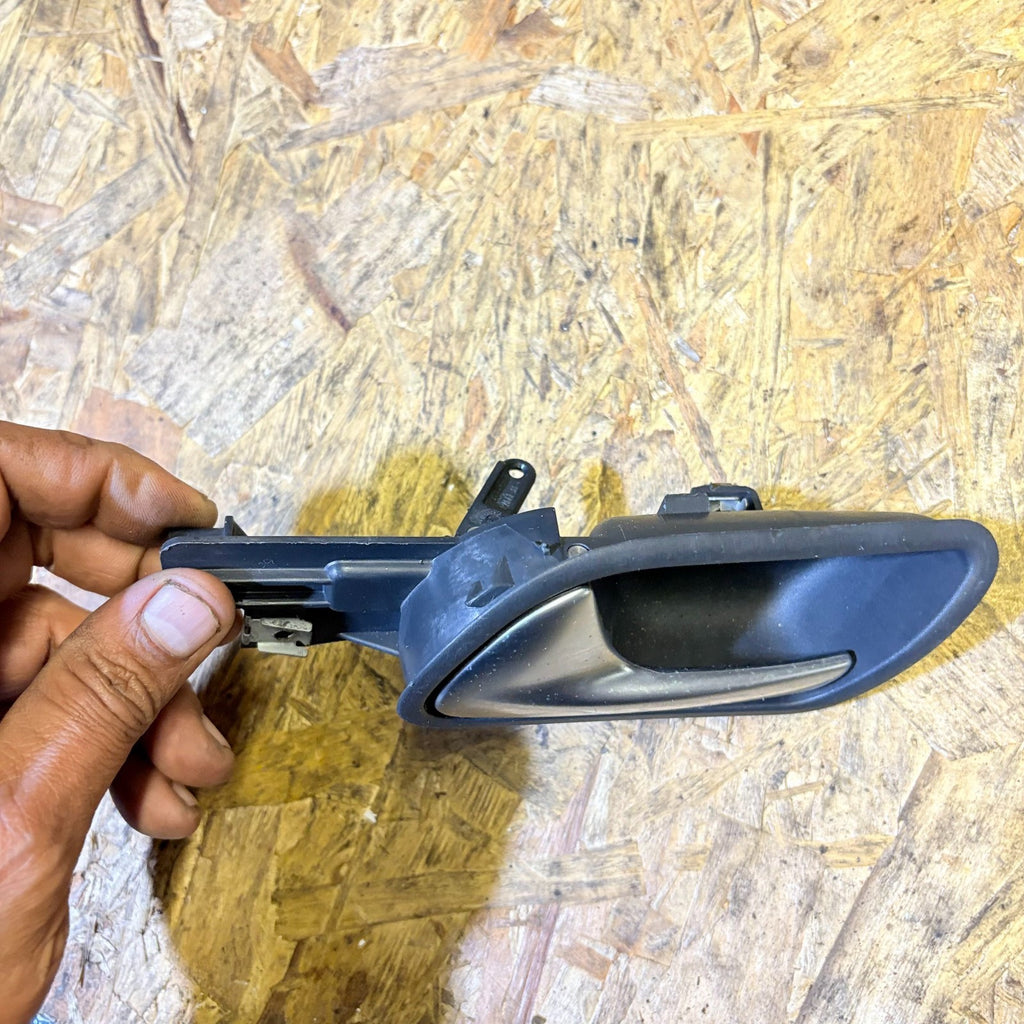 Volkswagen Golf Mk5 2004-09 Inner Door Handle