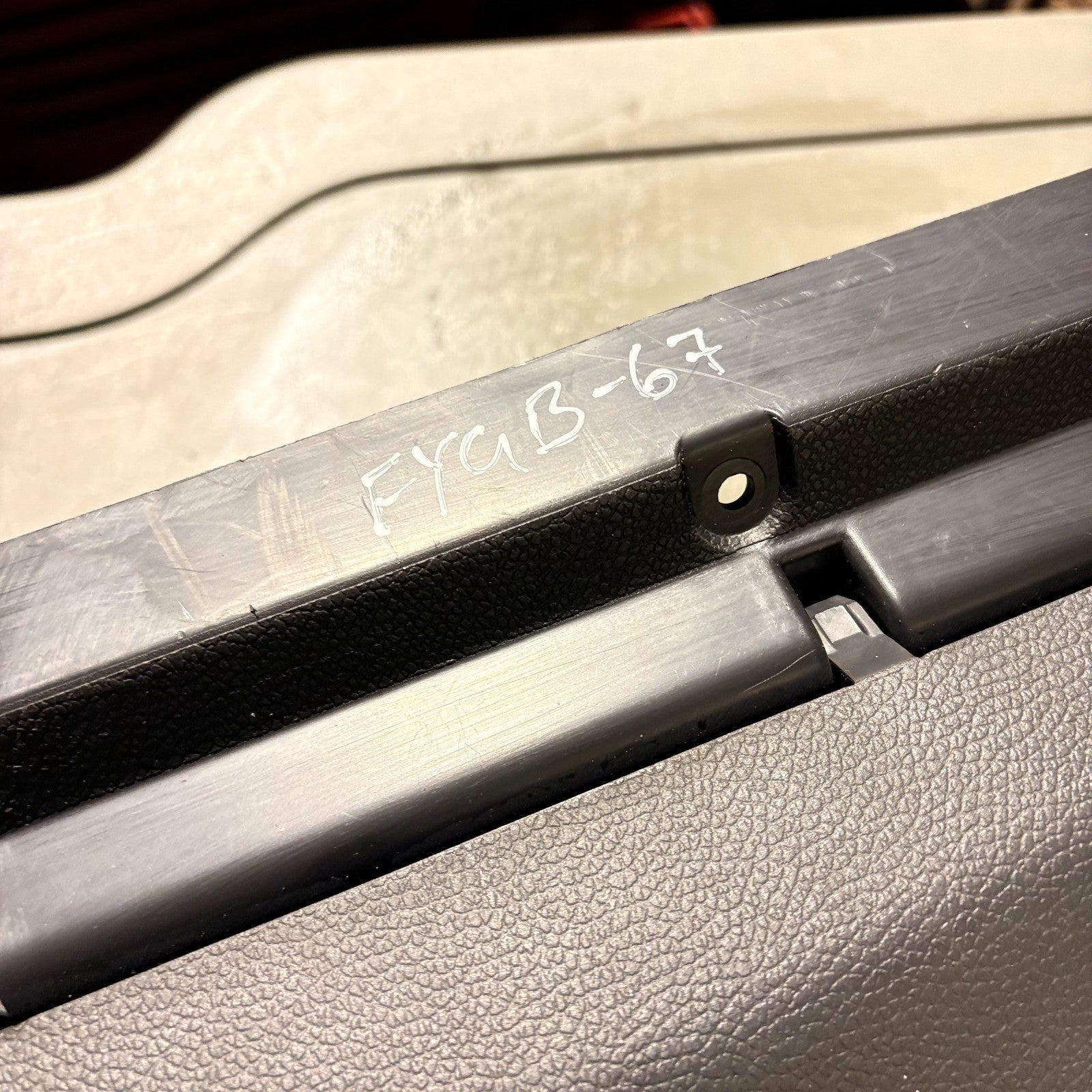 1K2857289A VW Jetta A5 2005-2010 Glove Box Assembly w/ Lock