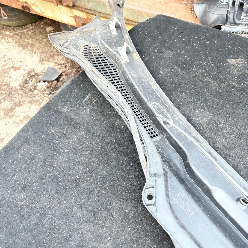 Volvo V50 Scuttle Panel Windscreen Wiper Trim Cover 2004-2012