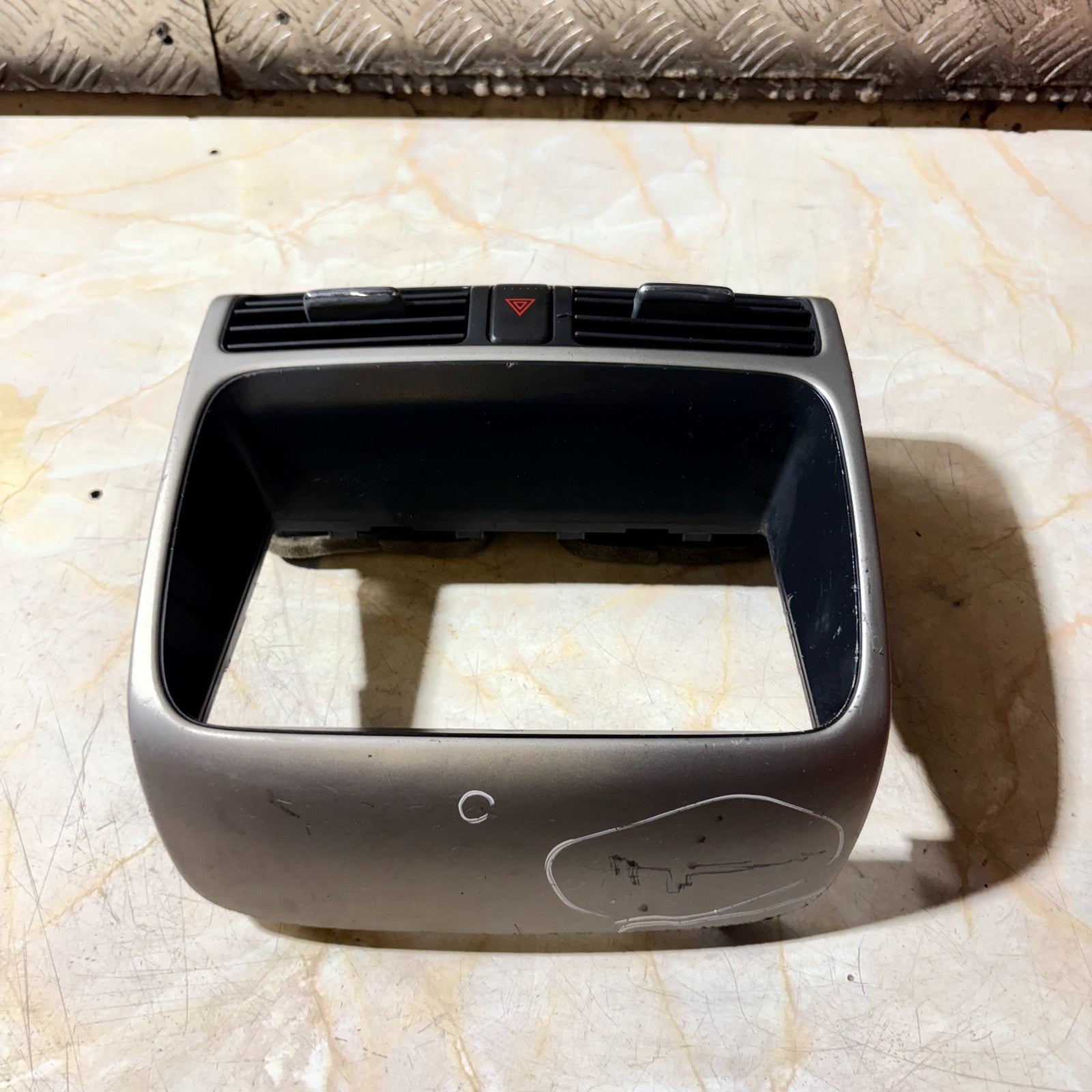Honda CR-V MK2 2002-2006 Dashboard Central Air Vent Radio Bezel Trim 77250S9A013