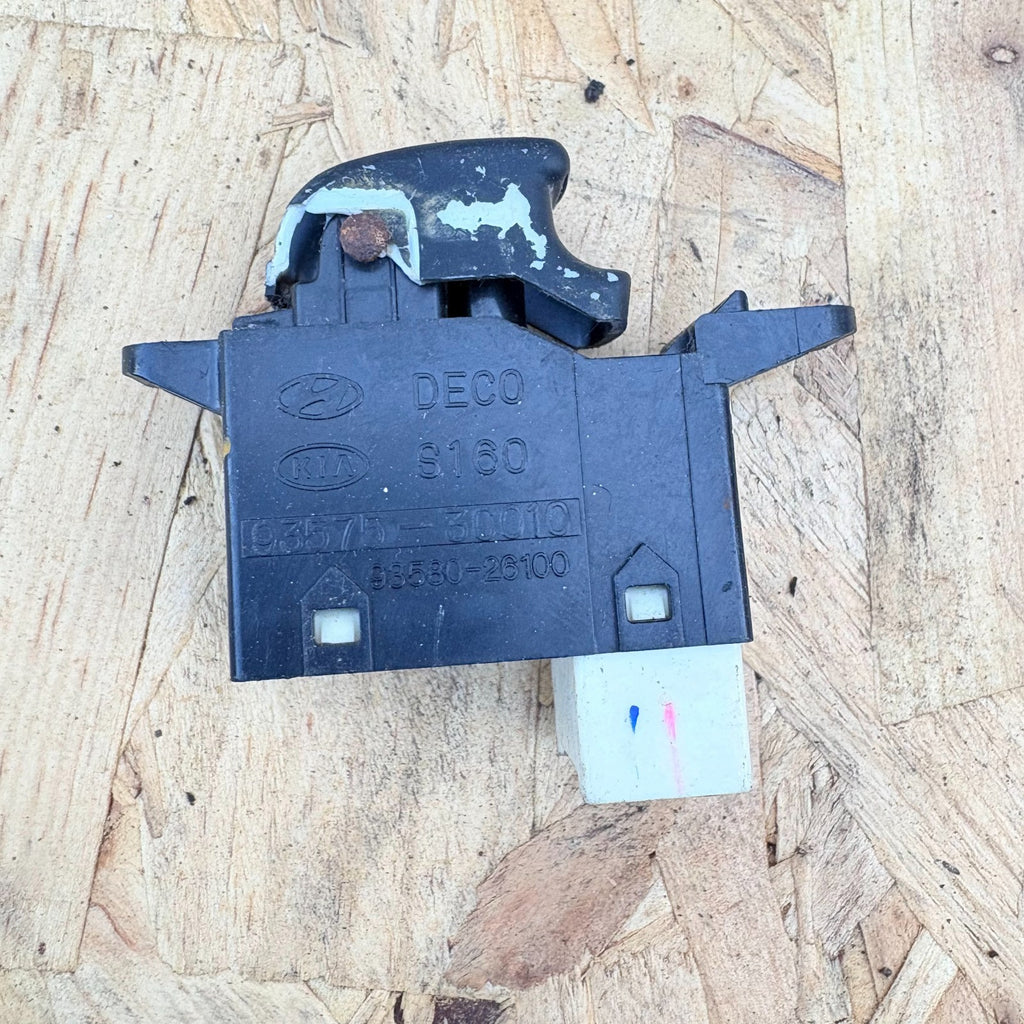 Hyundai Santa Fe SM 2001-2006 Rear Left Power Window Switch 93580-26100
