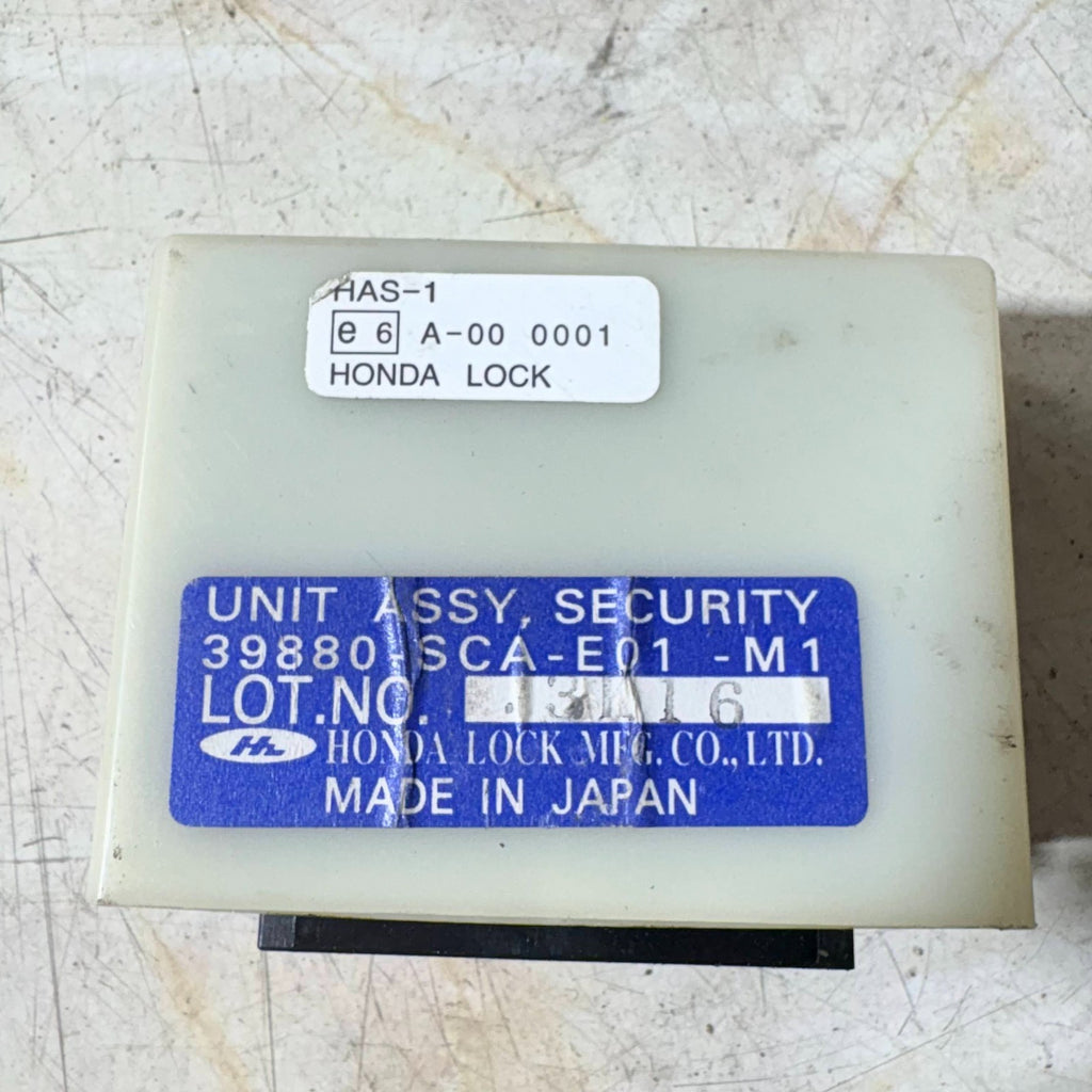 Honda Cr-V (2004 ) mk2 Central Locking Control Module ECU 39880-SCA-E01-M1