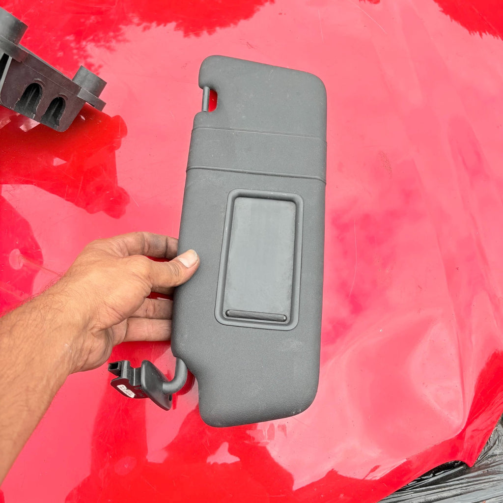 AUDI A3 8P PASSENGER SIDE FRONT LEFT SUN VISOR GREY 2003-2012 N/S 8P0857551