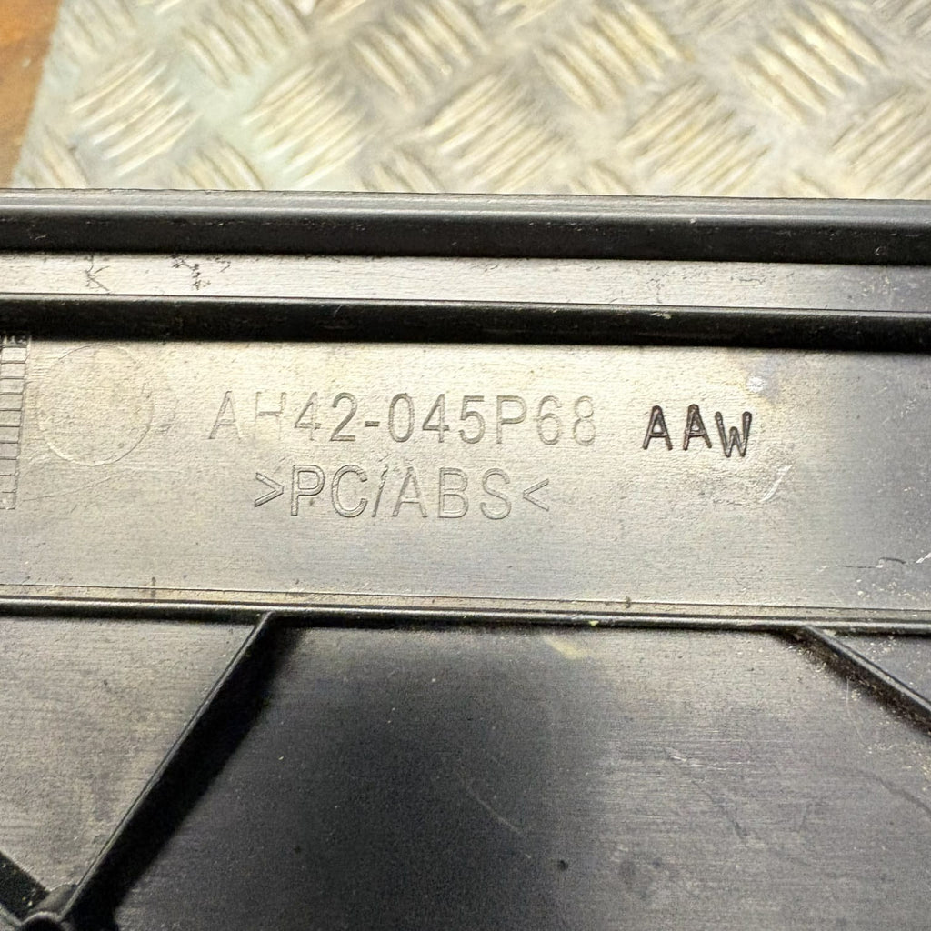 Range Rover L322 Dashboard Trim Cover Panel AH42 045P68 AAW
