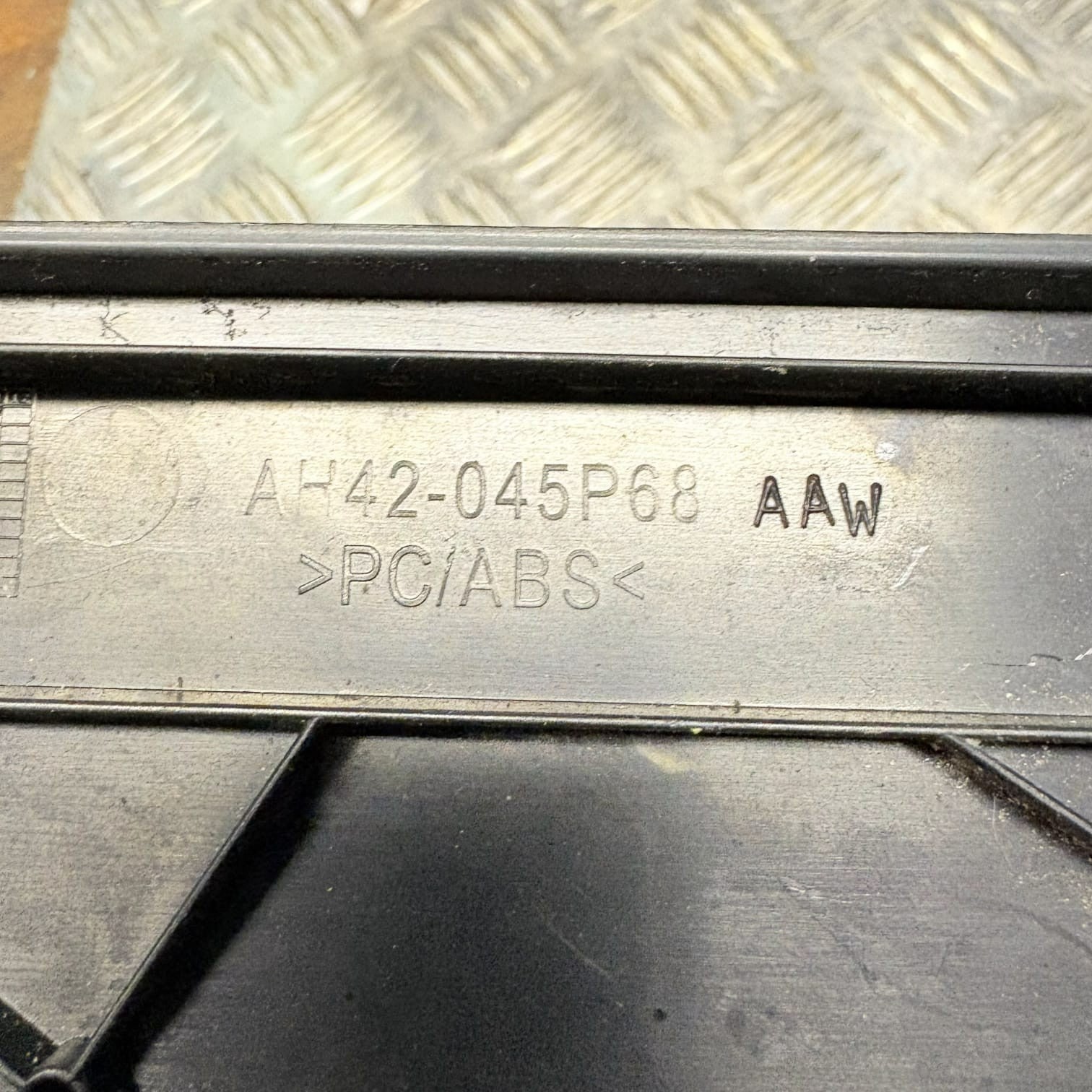 Range Rover L322 Dashboard Trim Cover Panel AH42 045P68 AAW