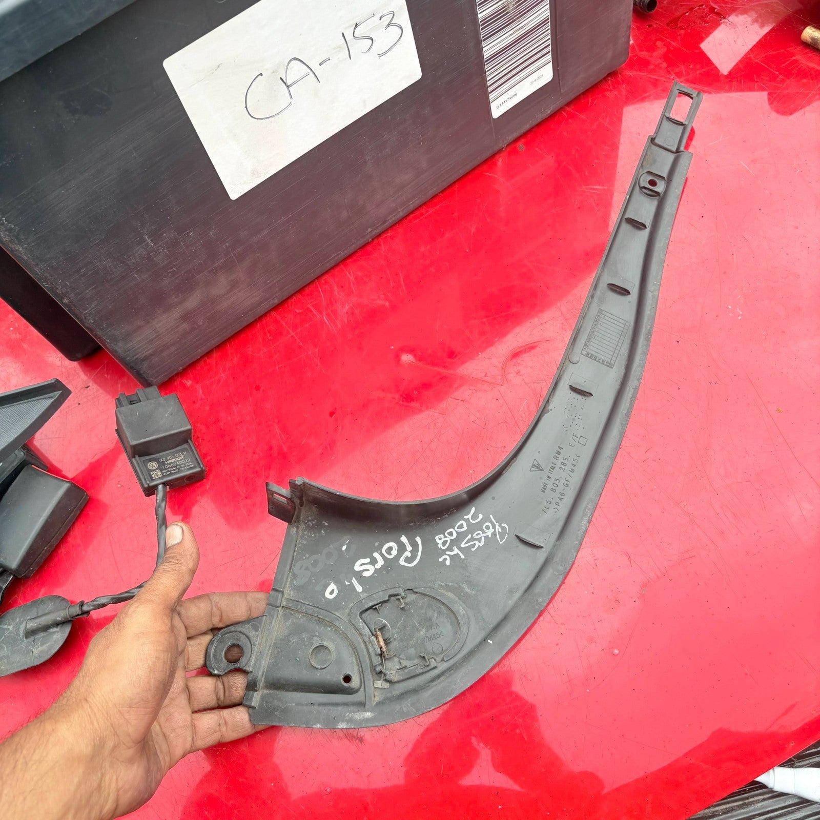 PORSCHE CAYENNE ENGINE BAY COVER TRIM LEFT SIDE 7L5805285 2008