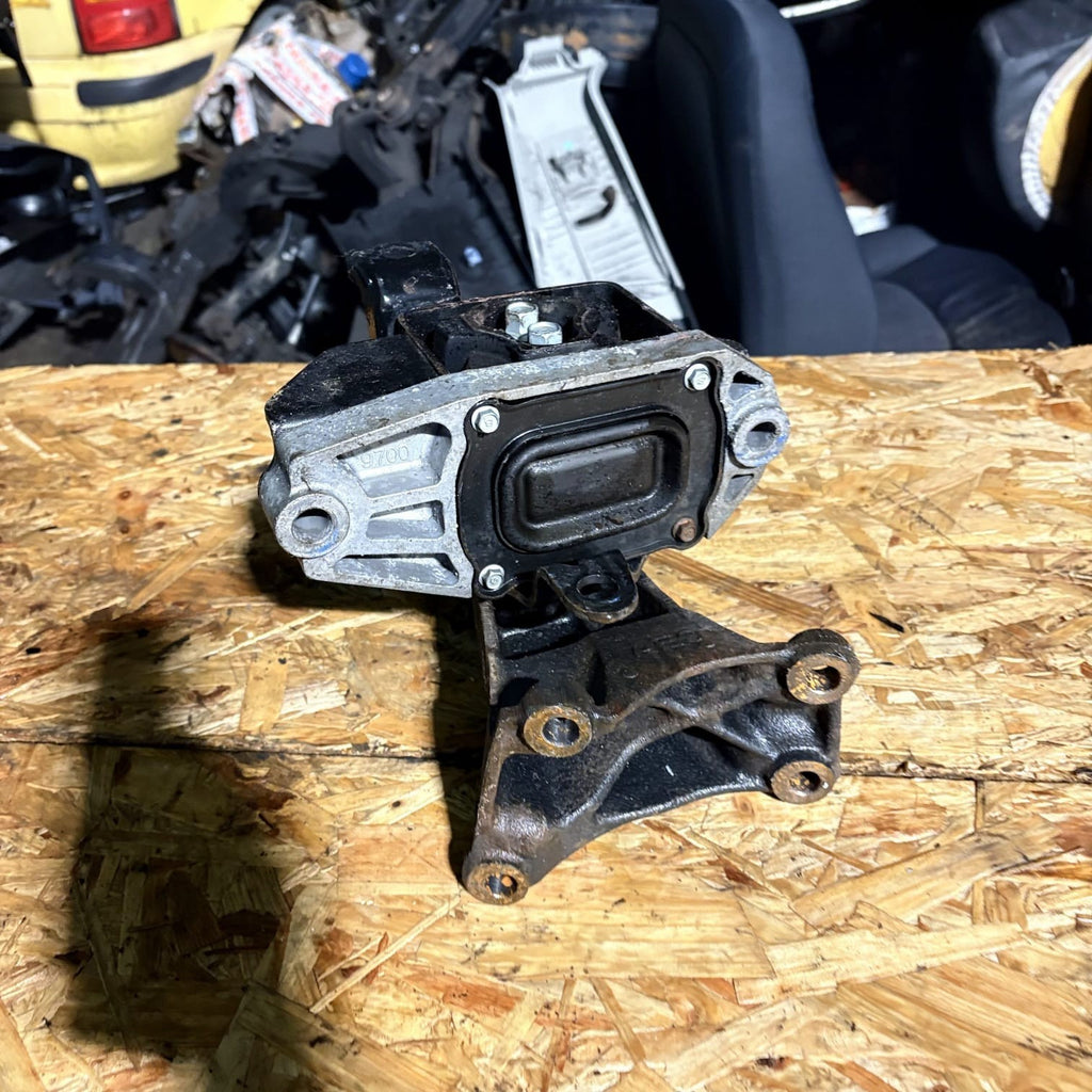 KIA SPORTAGE MK4 GEARBOX MOUNT BRACKET MANUAL RIGHT SIDE 21830-F1800