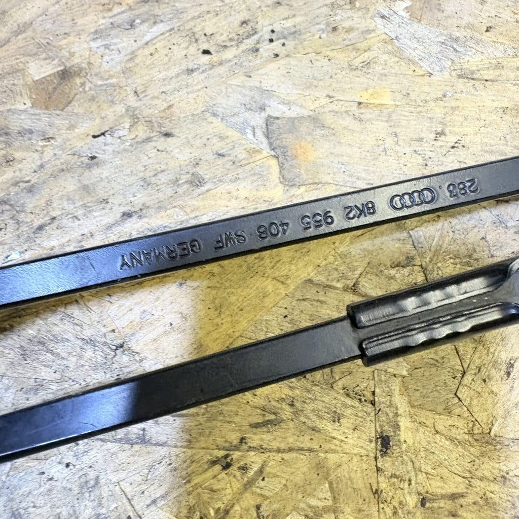 AUDI A4 MK4 FL FRONT WIPER ARMS X2 PAIR 8K2955407 8K2955408 2014 OSF/NSF