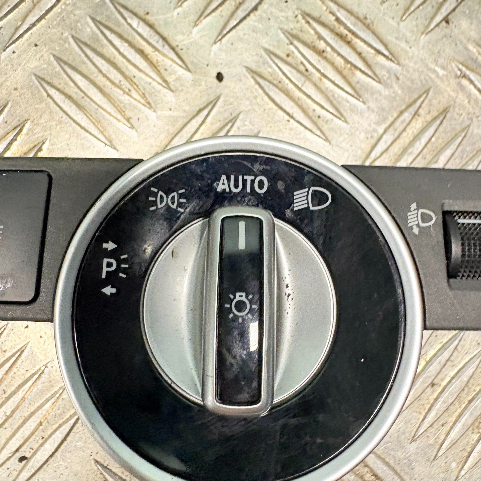 Mercedes E-Class W212 Headlight Switch Light Control Knob A2129050651 2009-2016