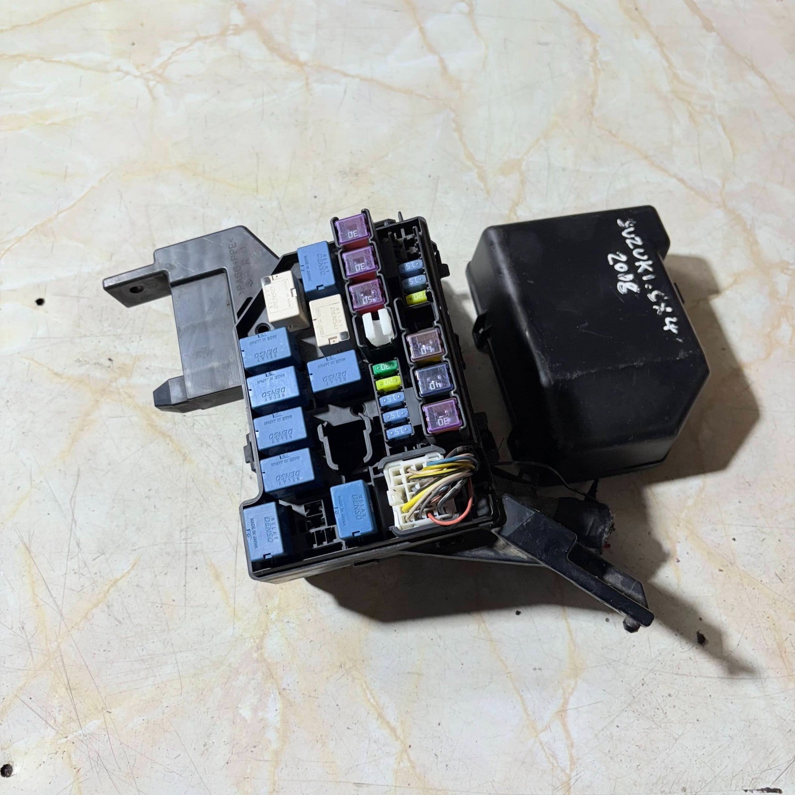 Suzuki SX4 Mk1 2006-2014 Engine Bay Fuse Box 1.6 Petrol