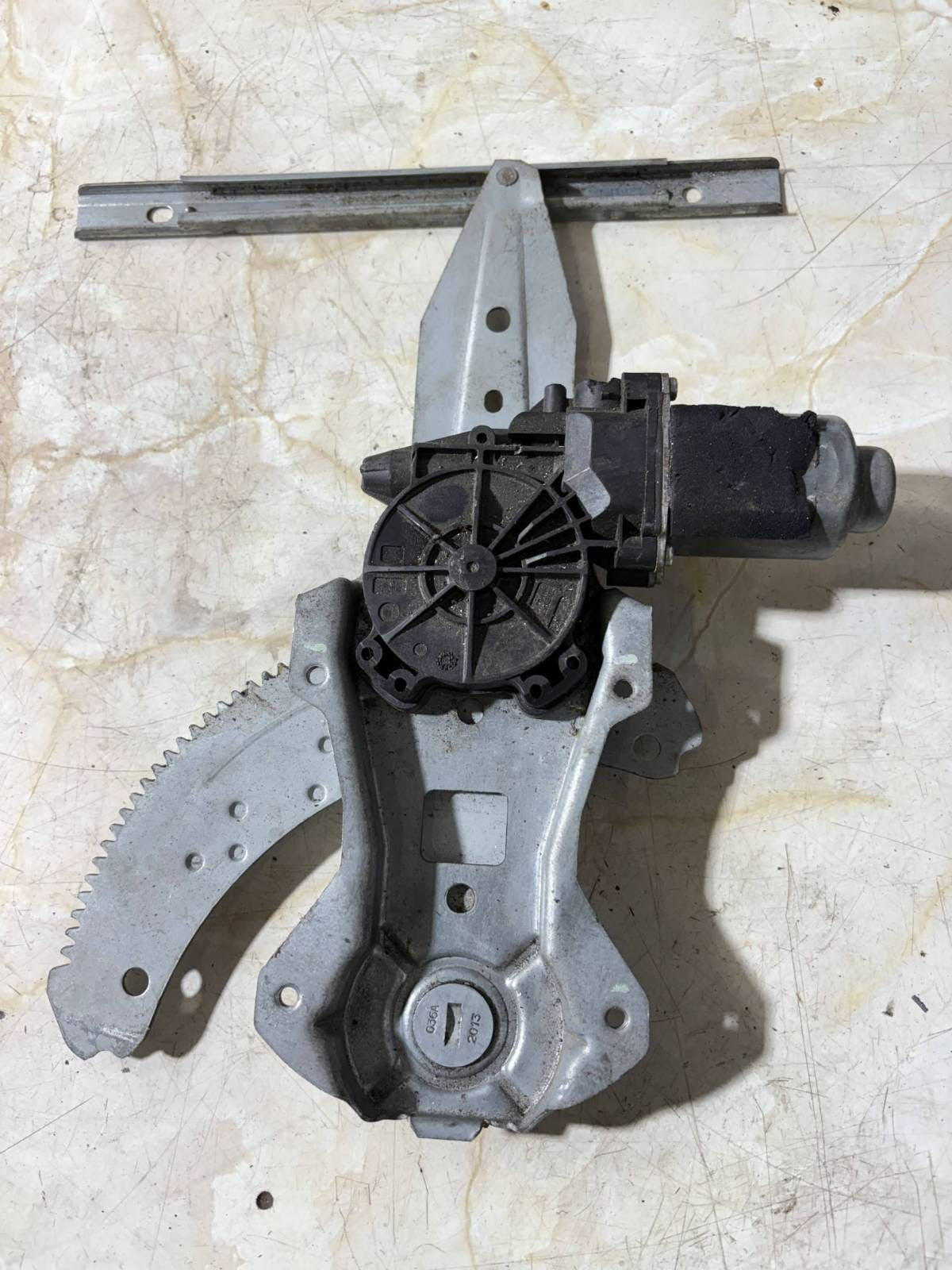 NISSAN NOTE E12E MK2 WINDOW REGULATOR LEFT FRONT ELECTRIC 2013 400928A