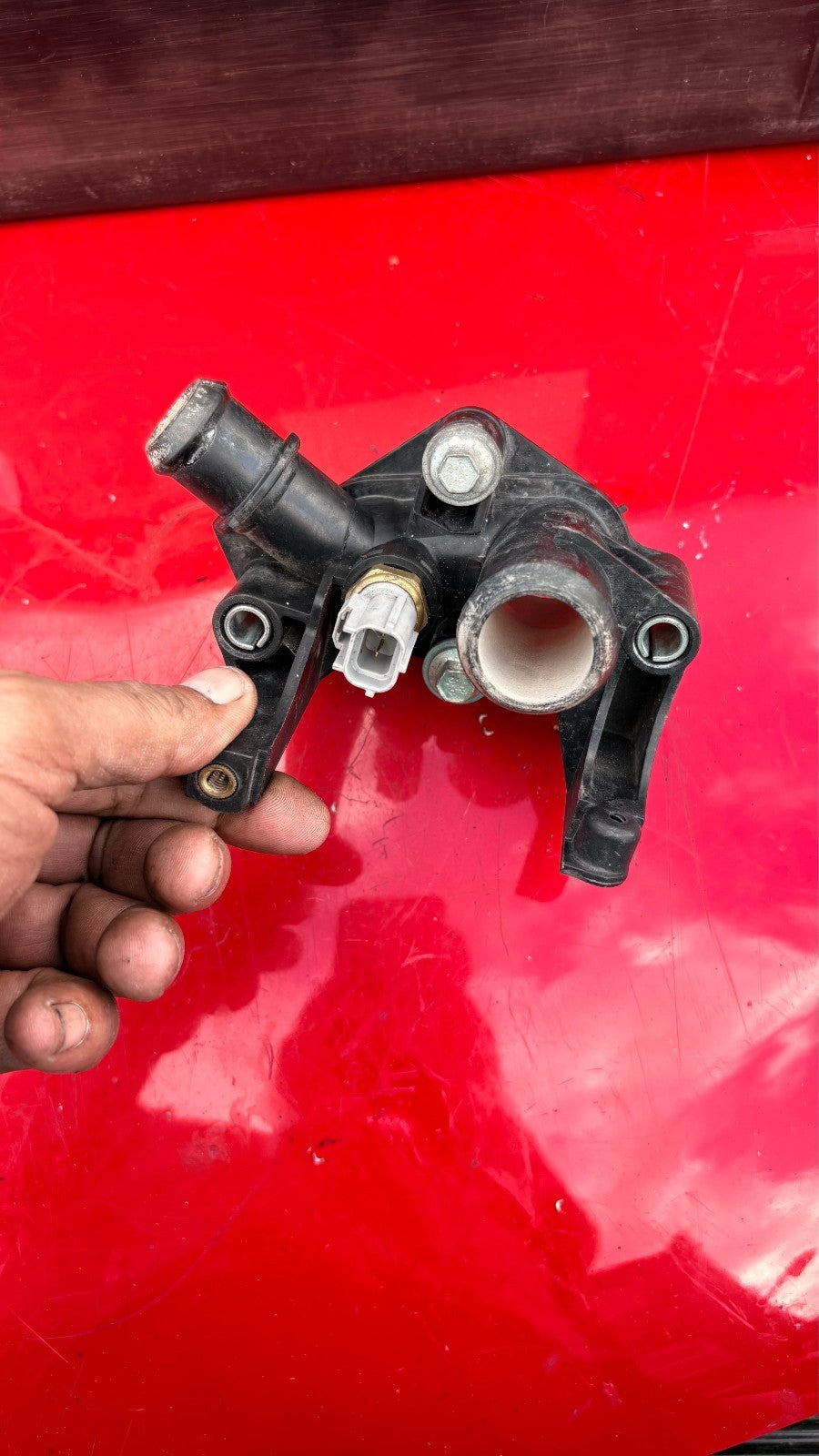 FORD ECOSPORT 2016 Thermostat