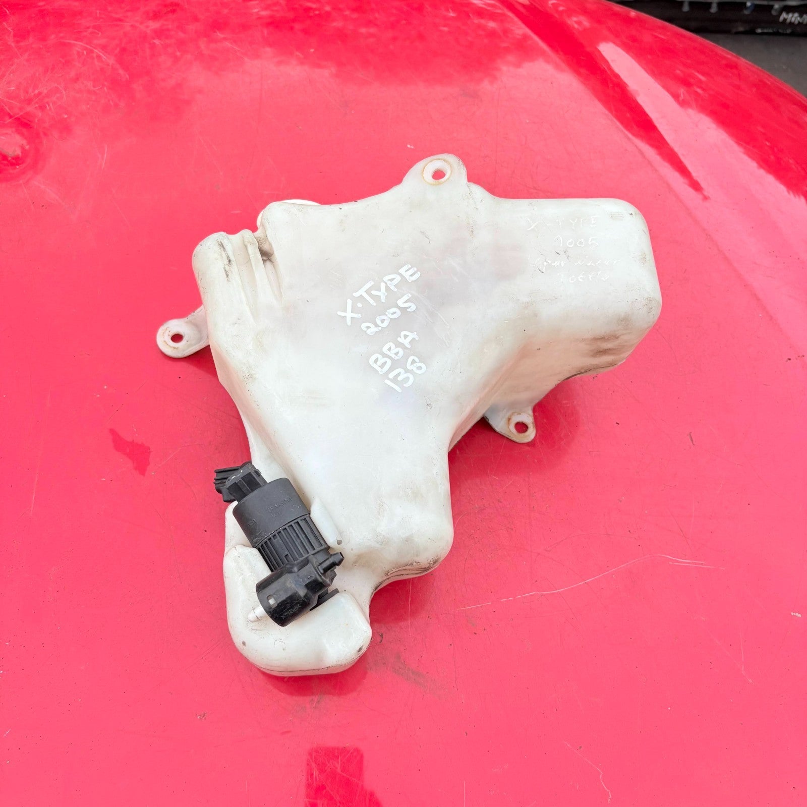 2001-2007 JAGUAR X TYPE WASHER BOTTLE BOTTOM END 4X43-17B613-AB