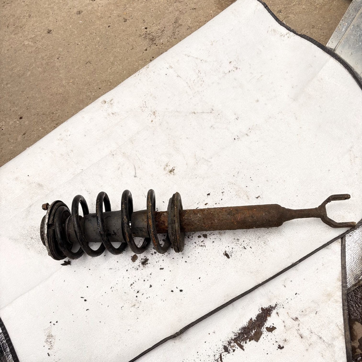 Audi A4 S4 B5 8D front shock absorber with spring 8D0412131E MPR20787