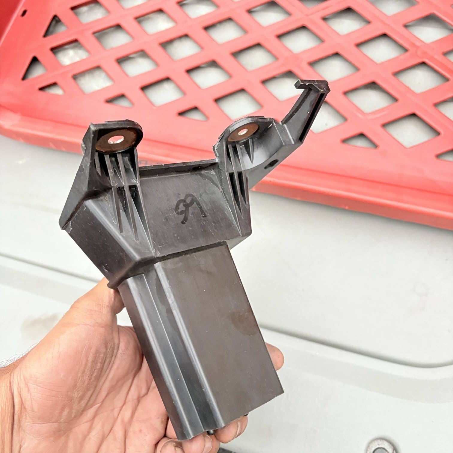 Nissan Juke F15 MK1 Centre Console Handle Bracket Trim 96990-1KE0A 2010-2019