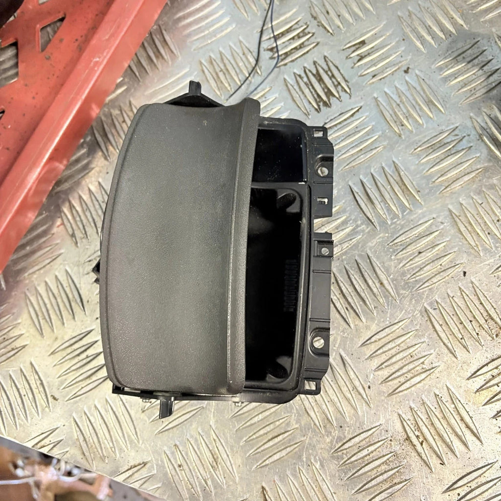 VW Lupo 1999-2006 / Polo 6N2 2000-2002 Centre Console Ashtray 12V 6X0857309B